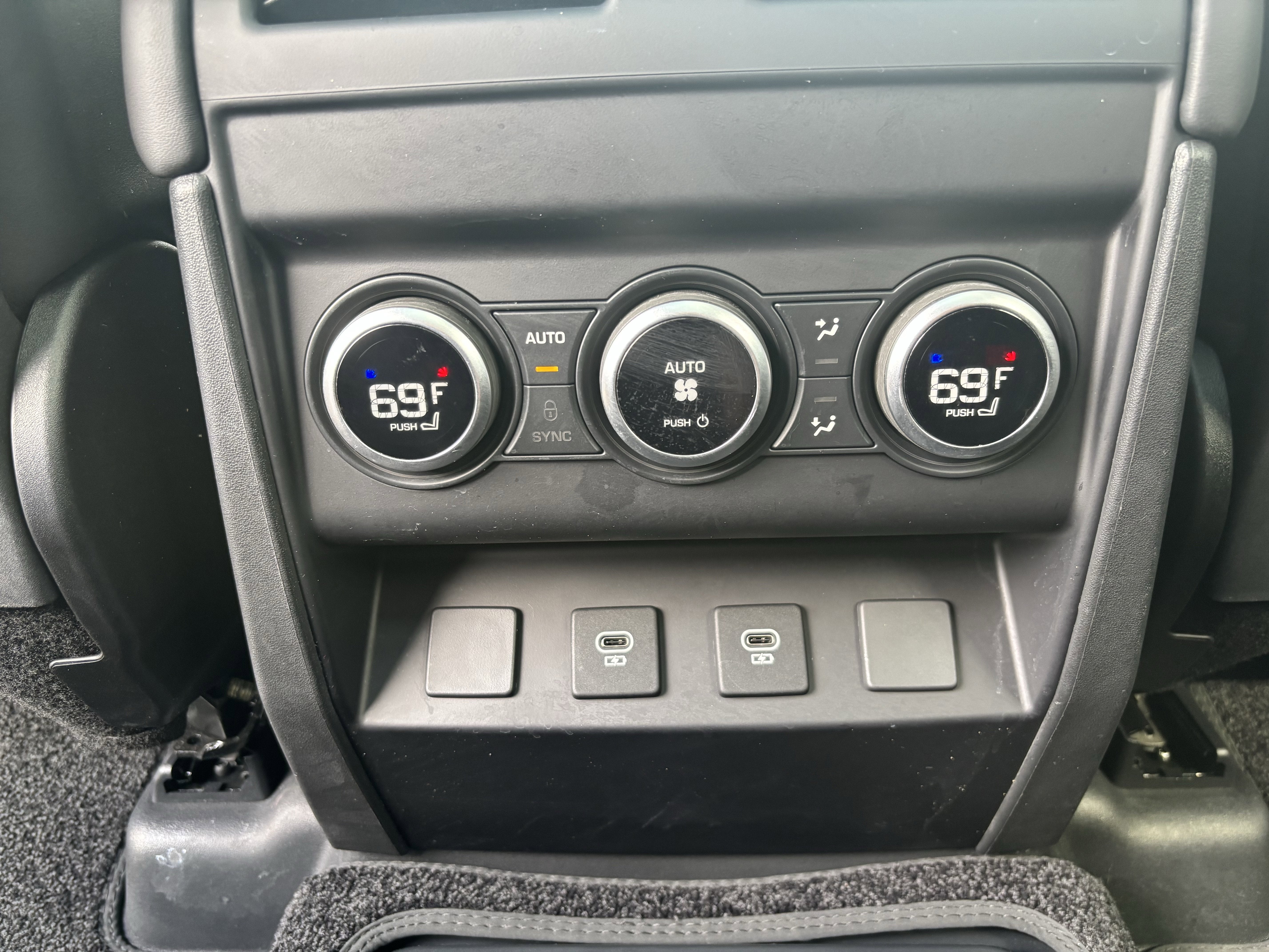 2025 Land Rover Defender 130 S