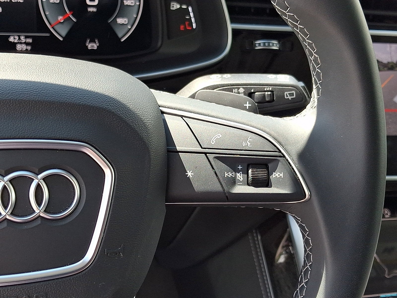 2025 Audi Q8 55 Premium Plus quattro
