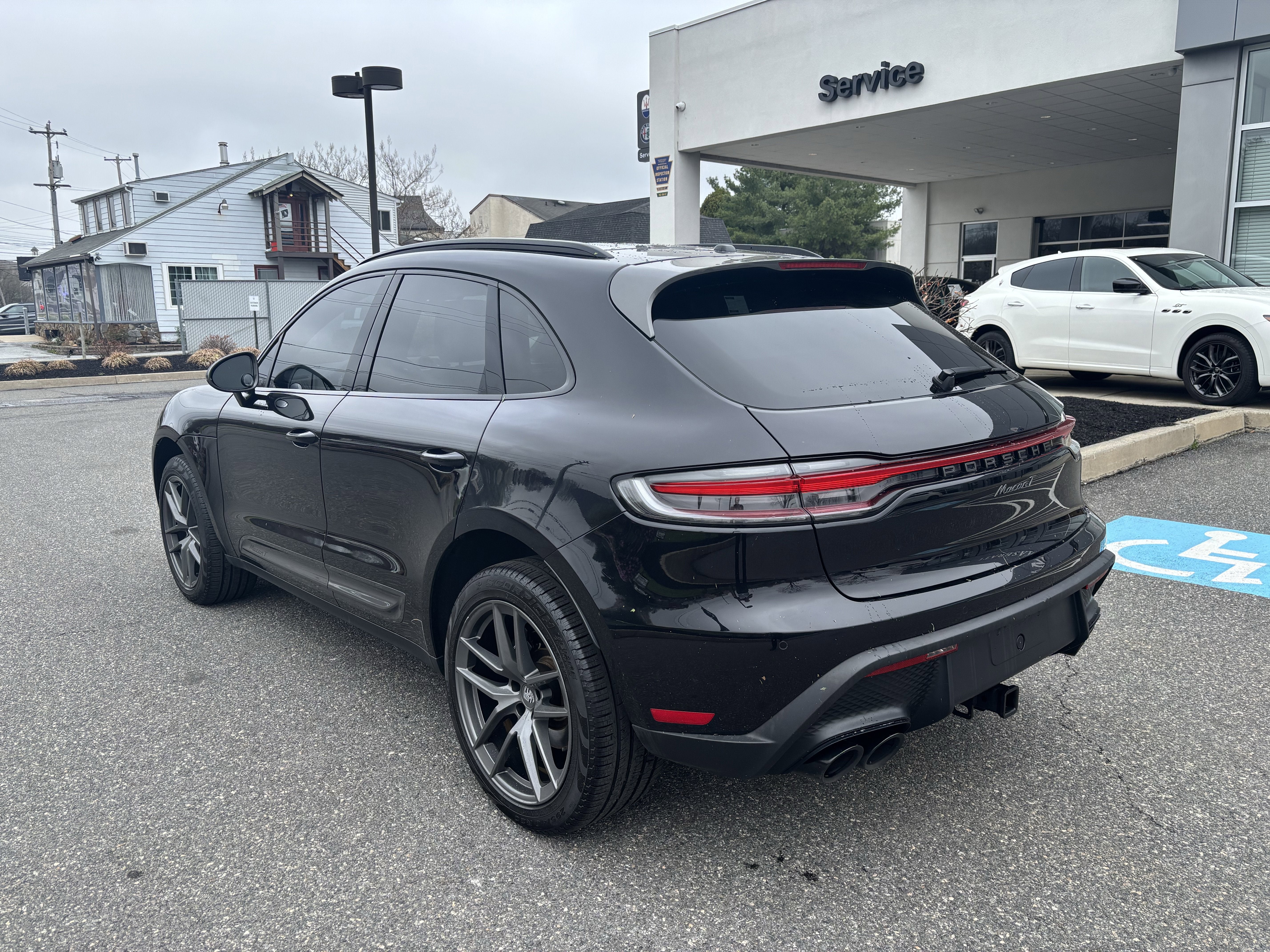 2024 Porsche Macan T