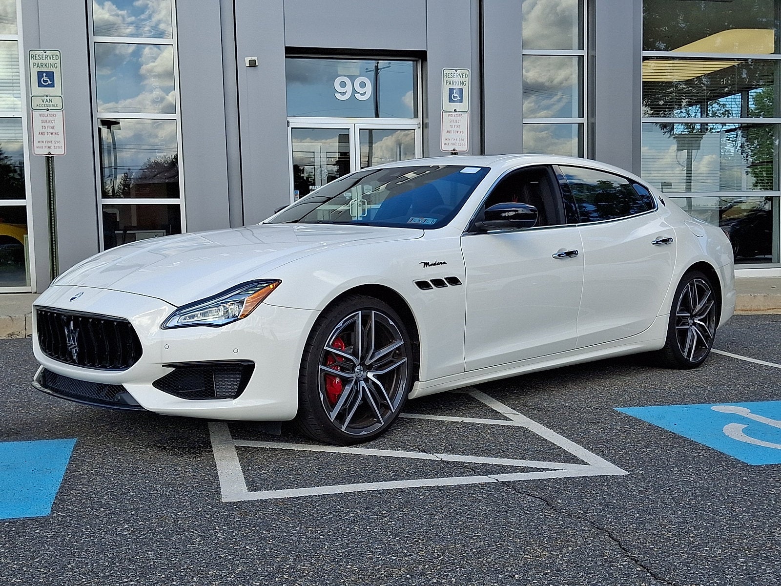 2024 Maserati Quattroporte Modena