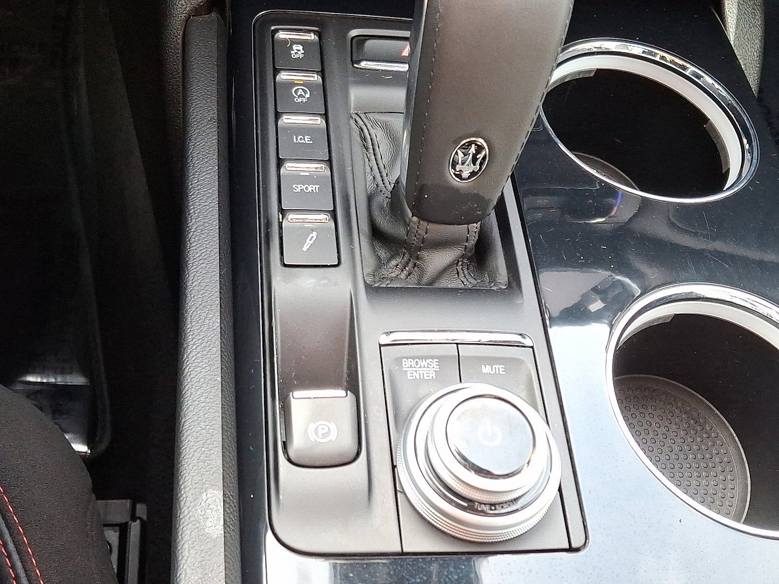 2022 Maserati Ghibli Modena Q4