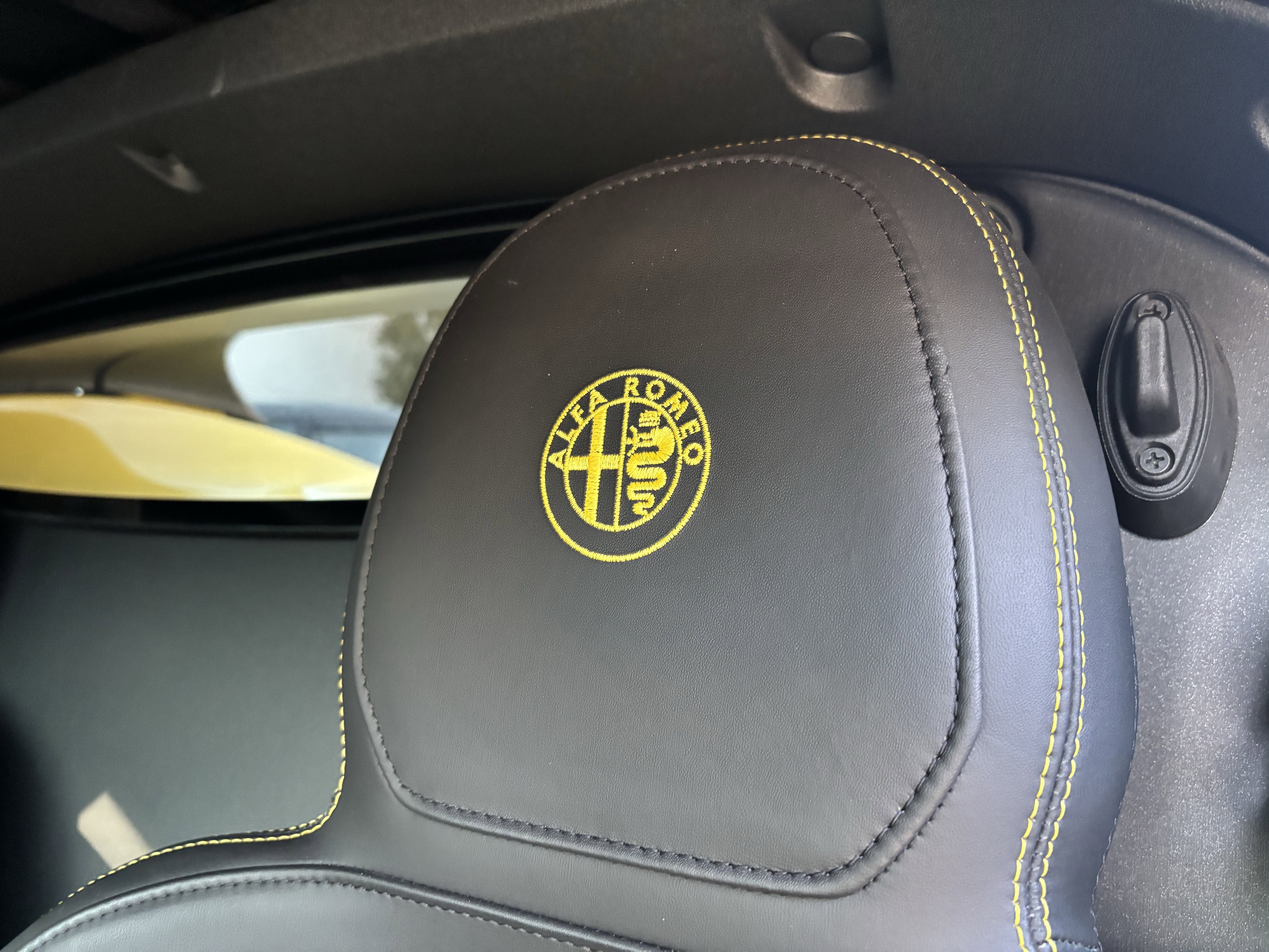 2016 Alfa Romeo 4C Base