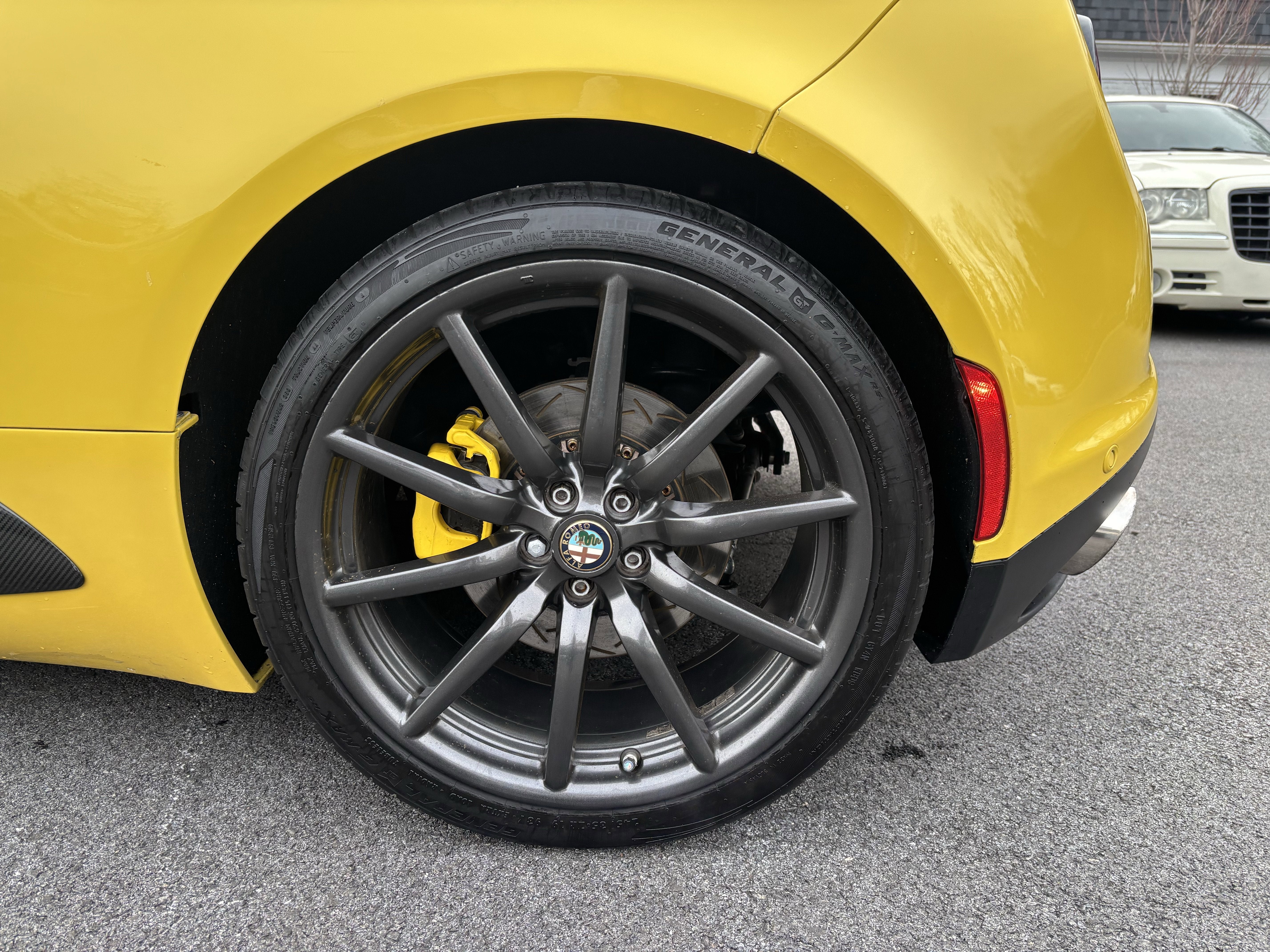 2016 Alfa Romeo 4C Base