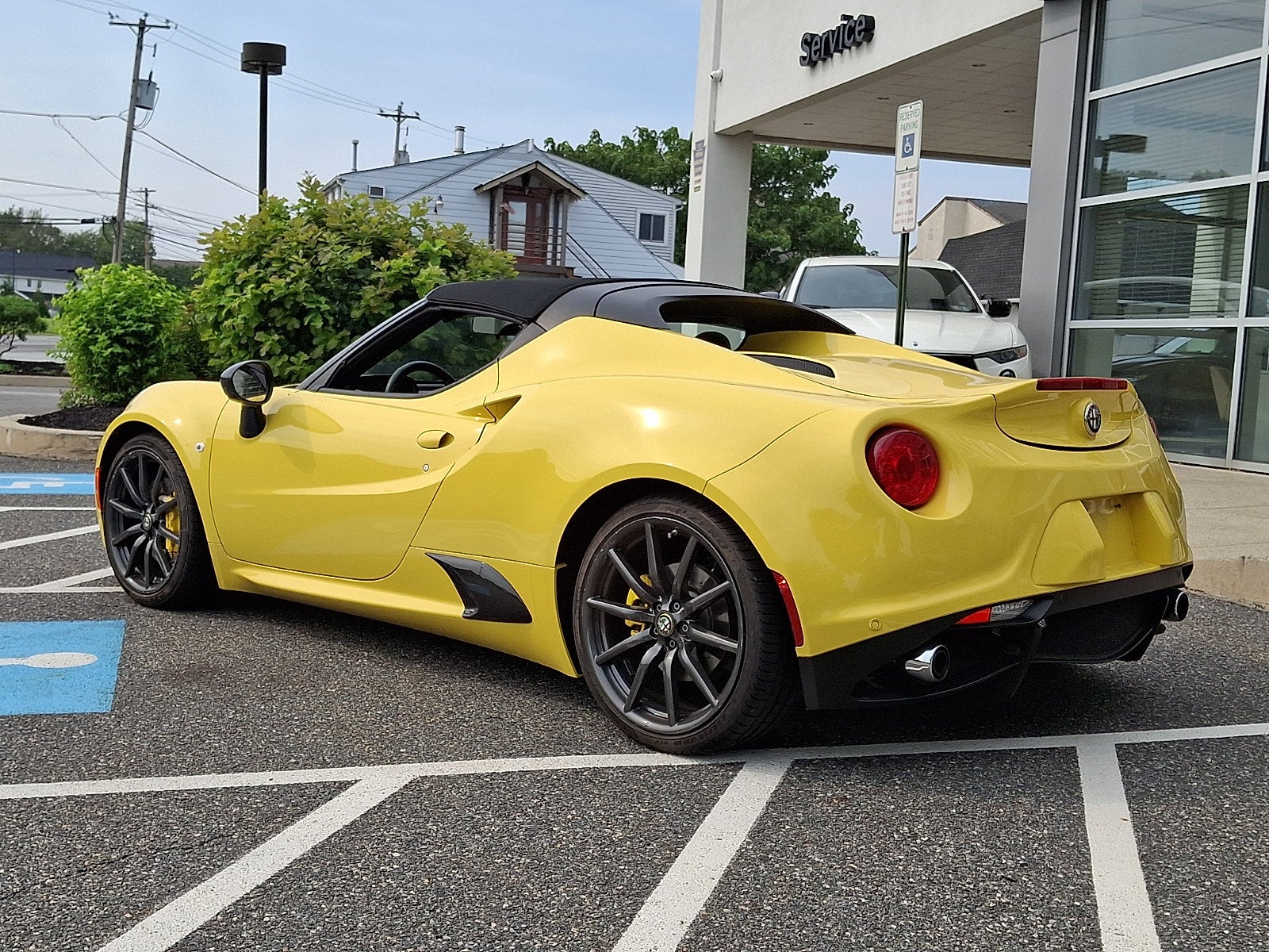 2015 Alfa Romeo 4C Base