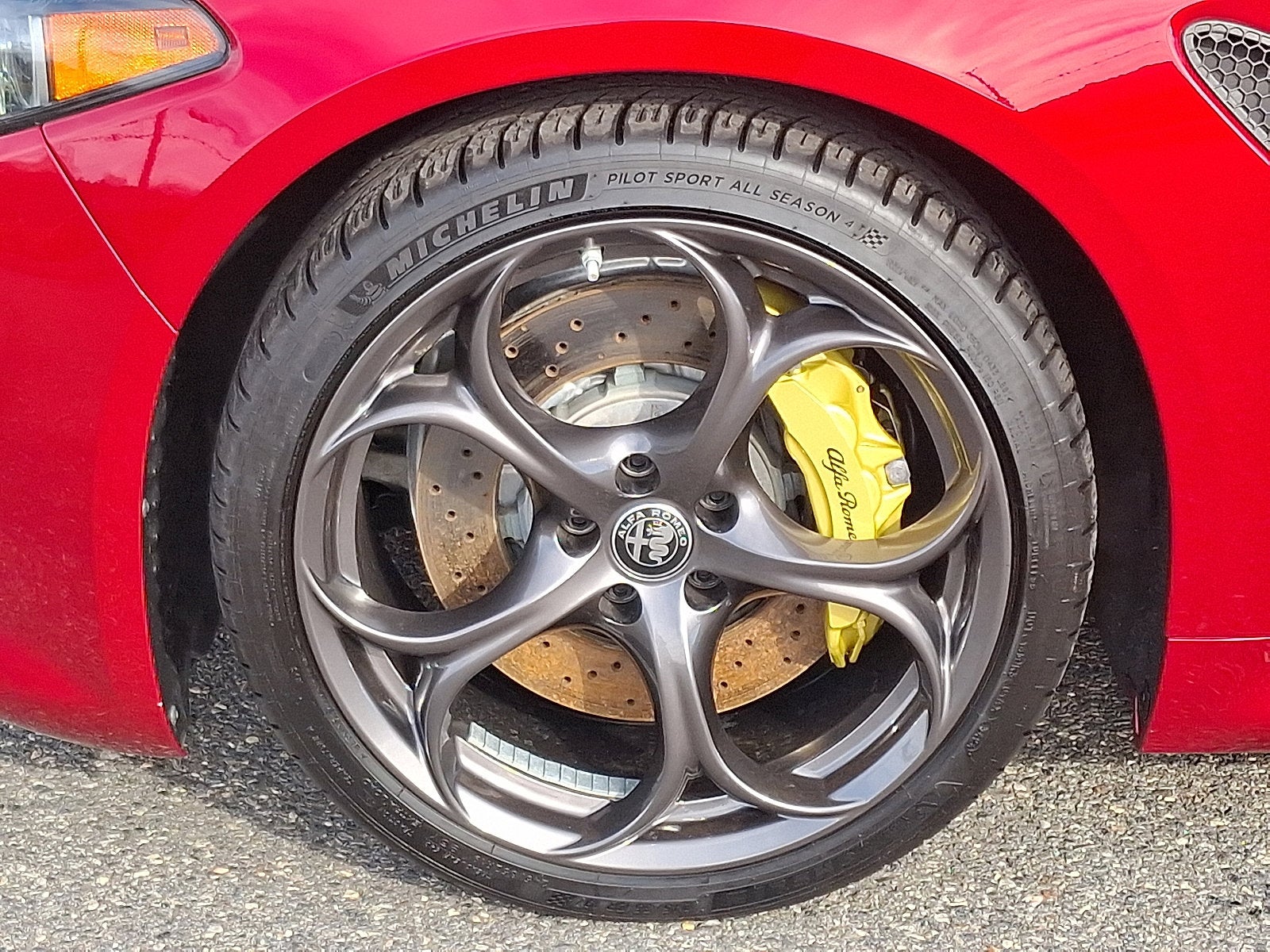 2024 Alfa Romeo Giulia Quadrifoglio