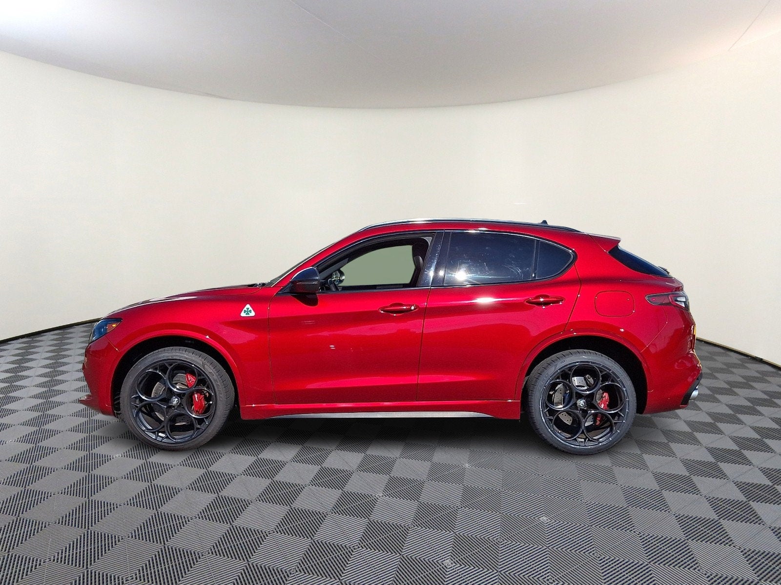 2024 Alfa Romeo Stelvio Quadrifoglio
