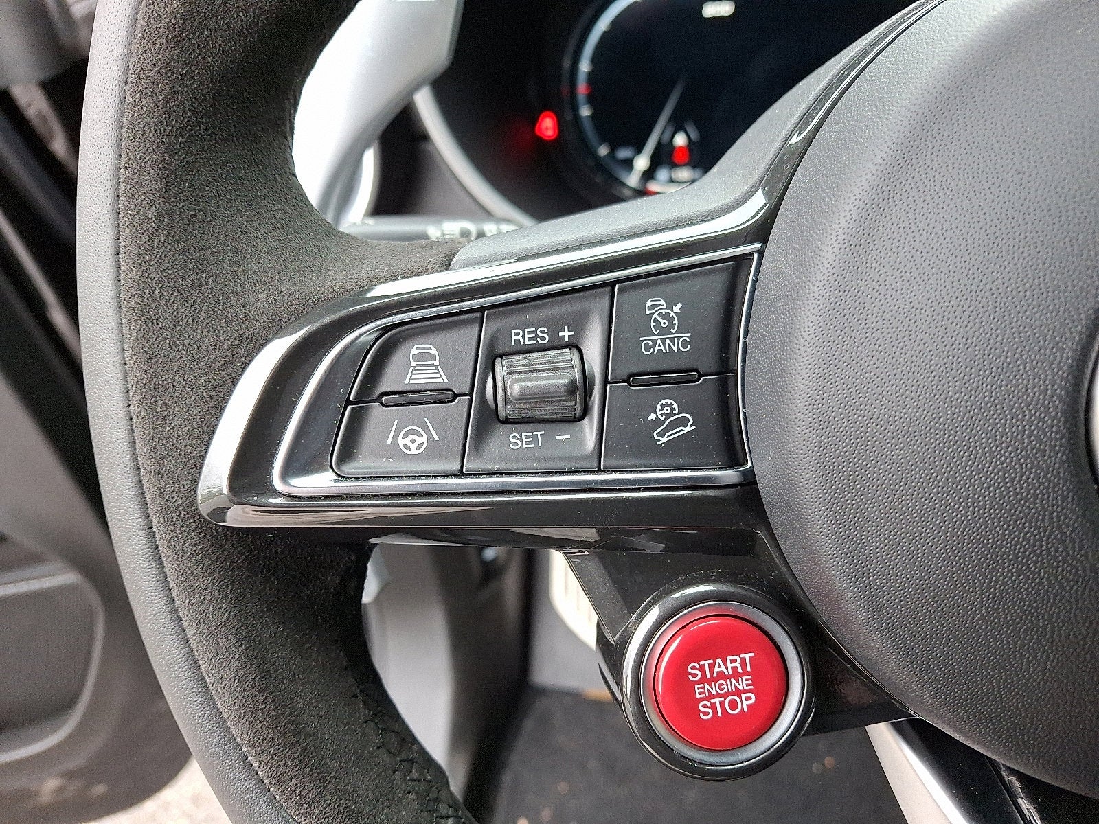 2024 Alfa Romeo Stelvio Quadrifoglio