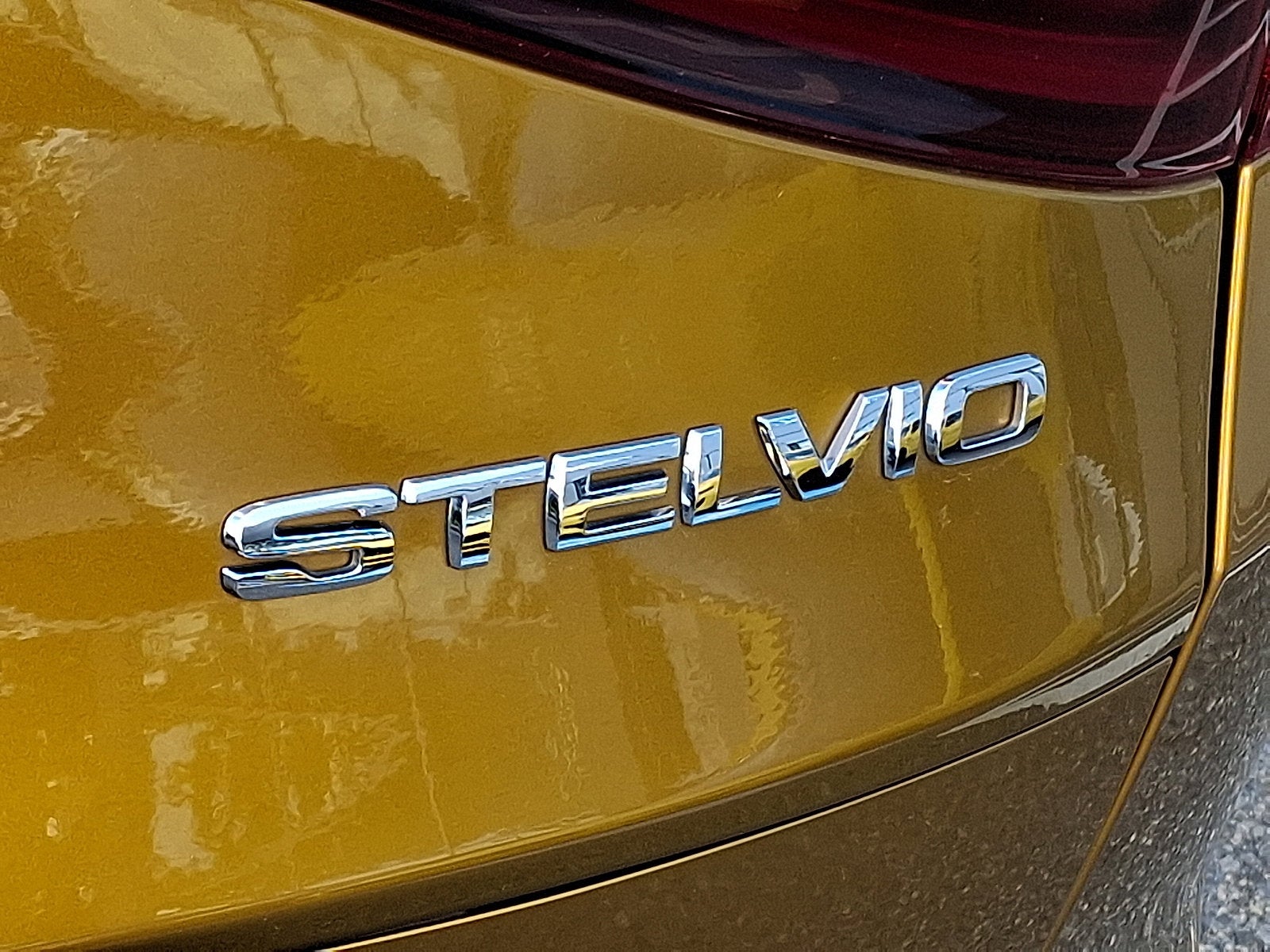 2022 Alfa Romeo Stelvio Quadrifoglio