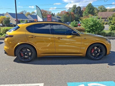 2022 Alfa Romeo Stelvio Quadrifoglio