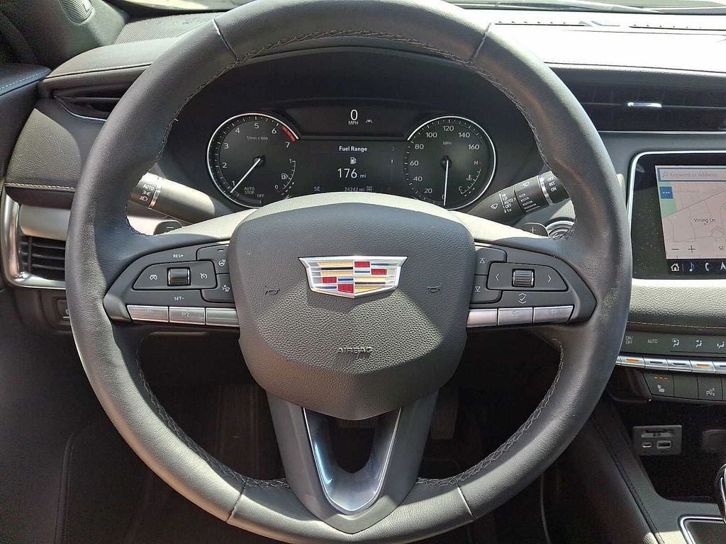 2022 Cadillac XT4 Premium Luxury