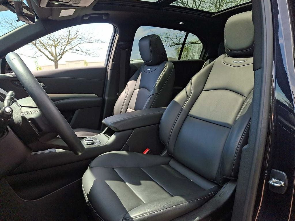 2022 Cadillac XT4 Premium Luxury