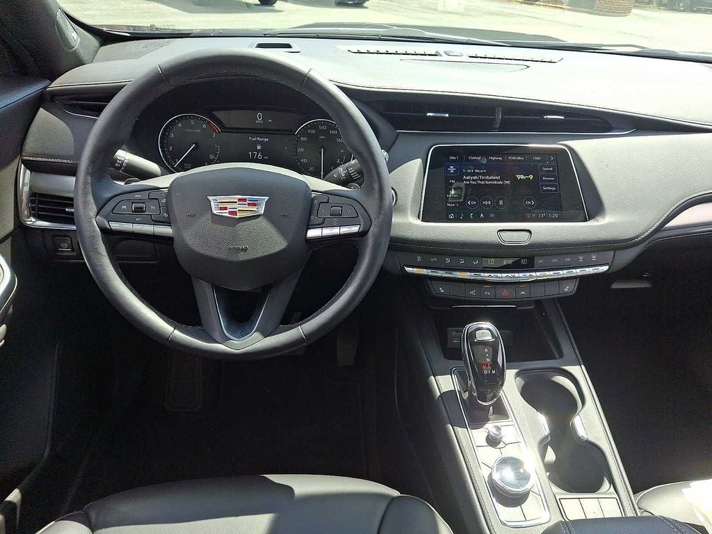 2022 Cadillac XT4 Premium Luxury