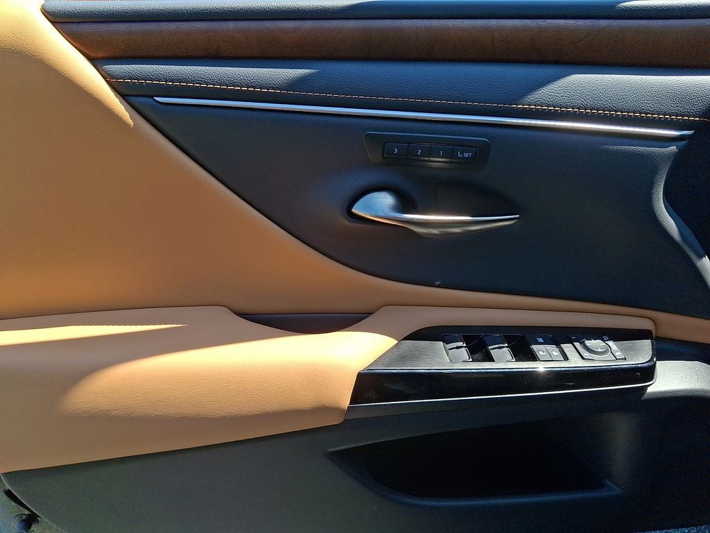 2025 Lexus ES 300h