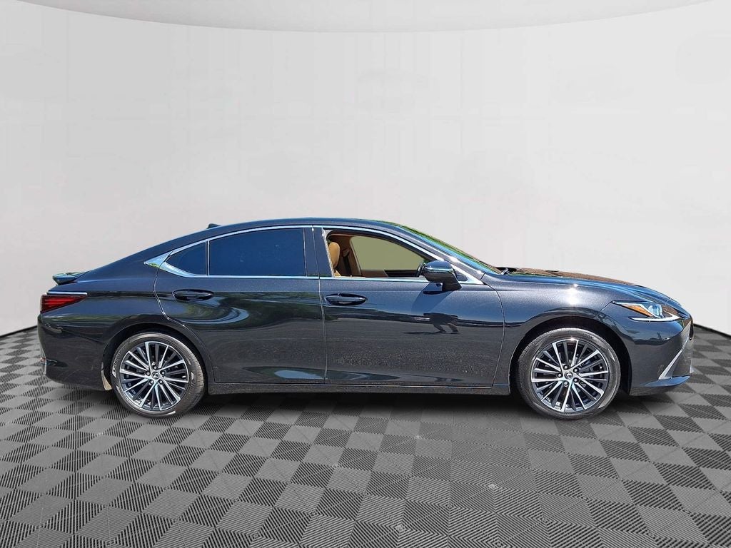 2025 Lexus ES 300h
