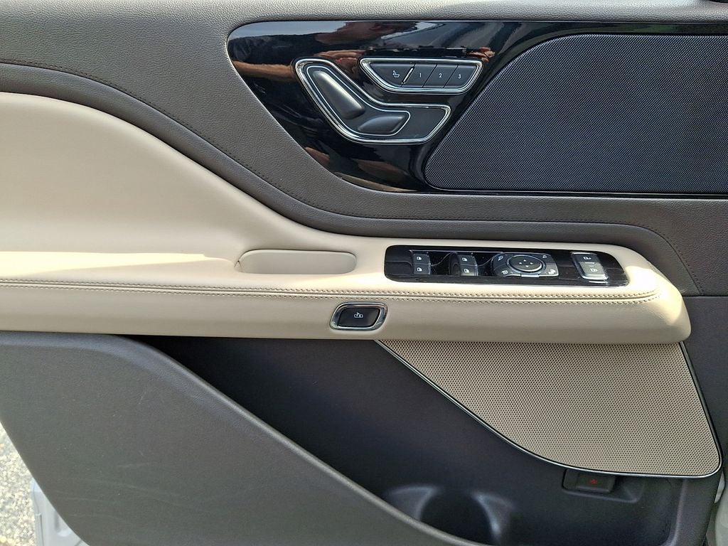 2022 Lincoln Aviator Standard