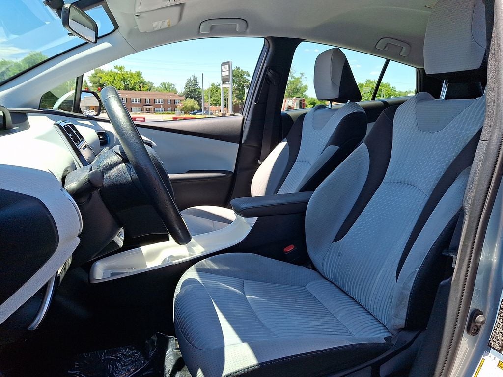 2016 Toyota Prius Three