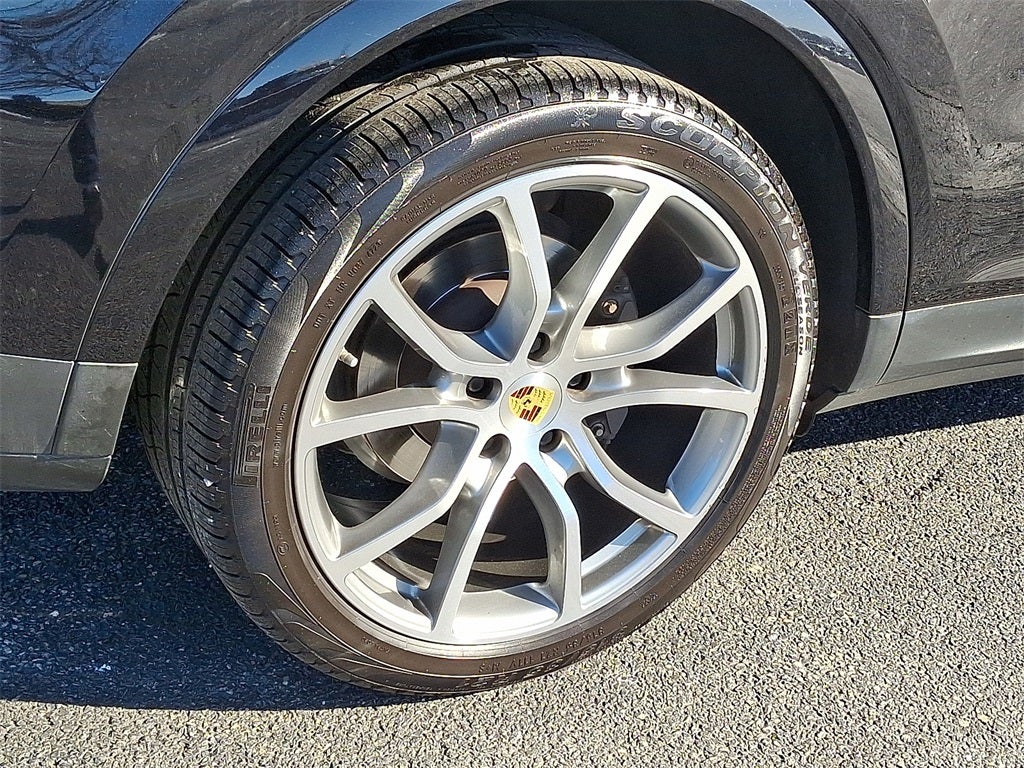 2022 Porsche Cayenne Platinum Edition