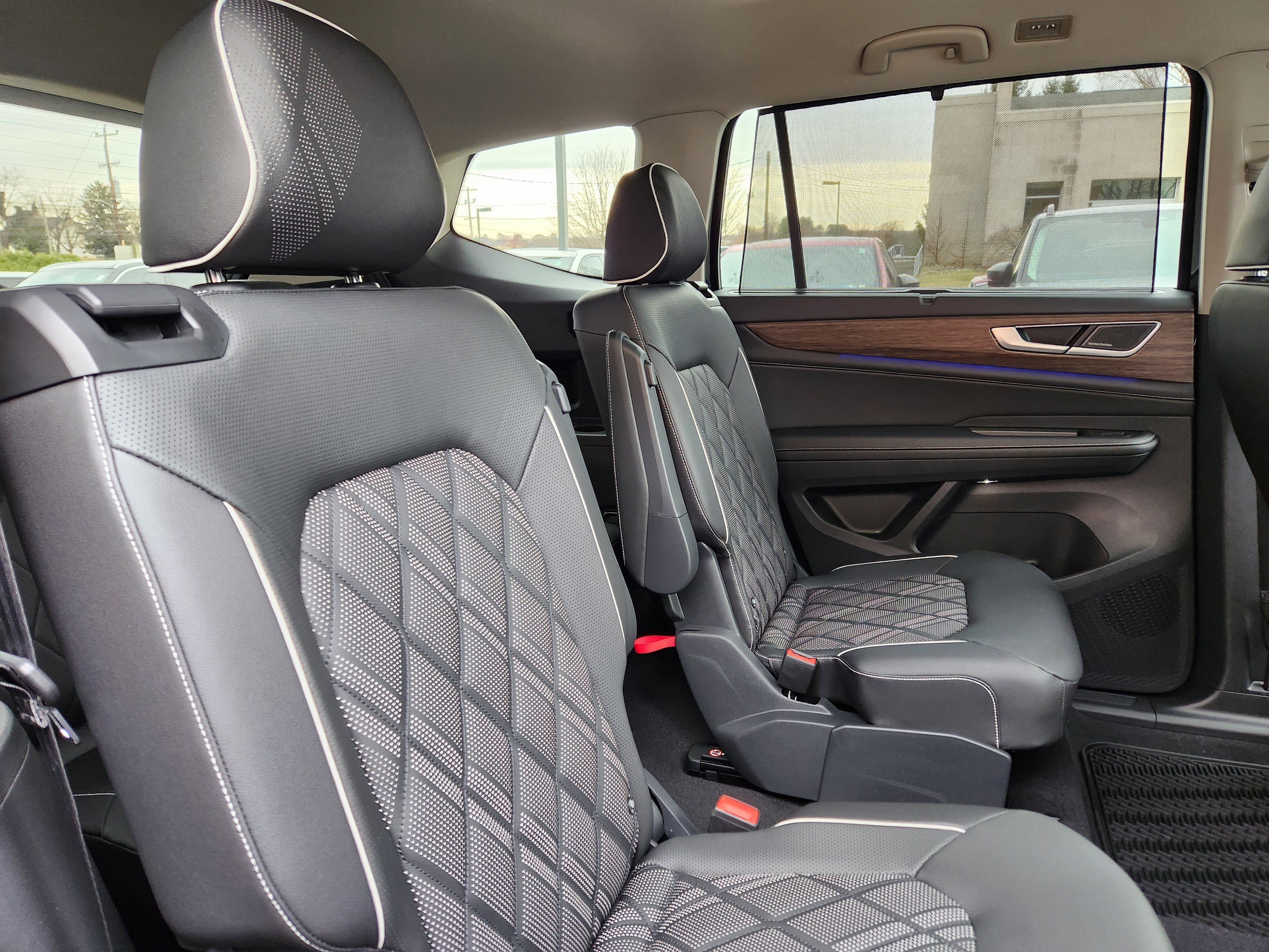 2026 Volkswagen Atlas 2.0T SEL Premium R-Line