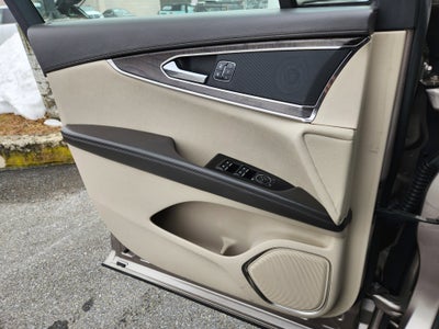 2019 Lincoln Nautilus Select