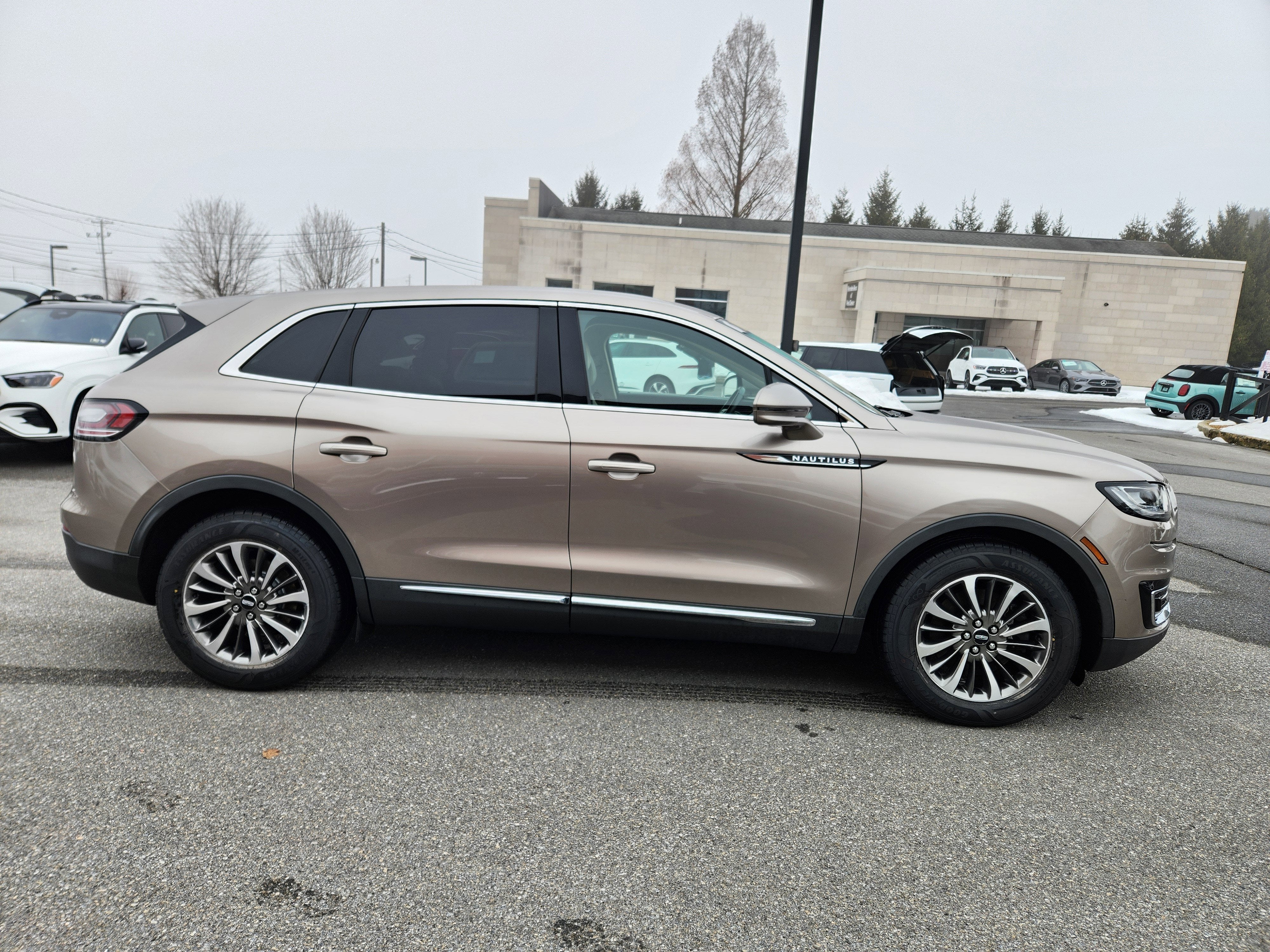 2019 Lincoln Nautilus Select