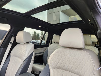 2023 BMW X7 M60i