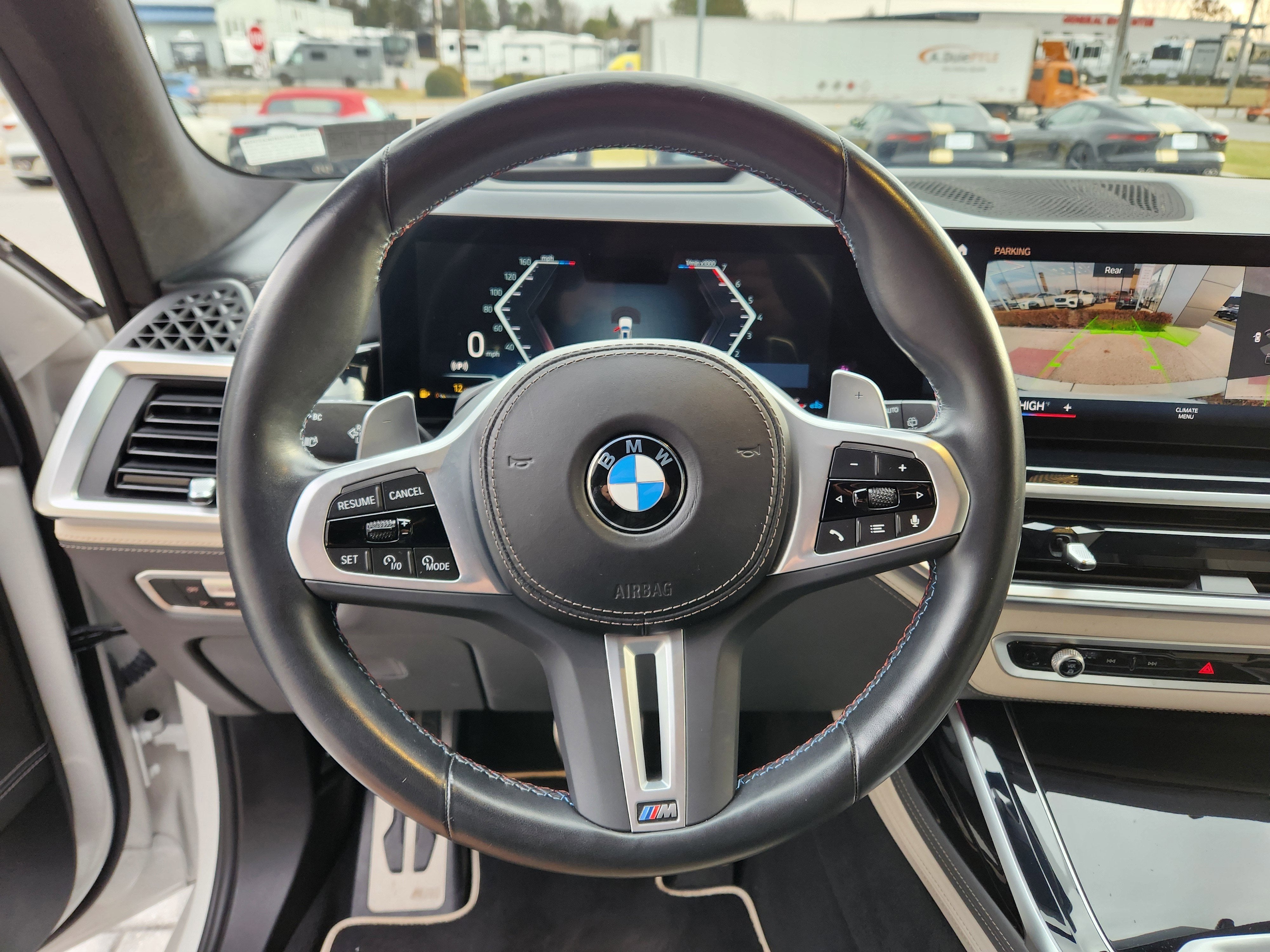 2023 BMW X7 M60i