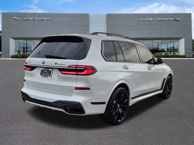 2023 BMW X7 M60i