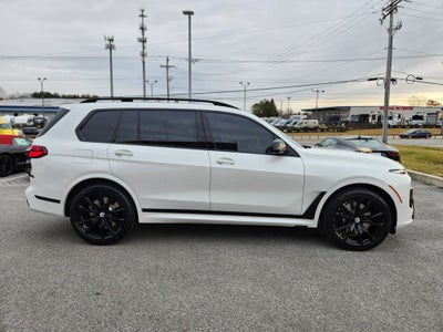 2023 BMW X7 M60i