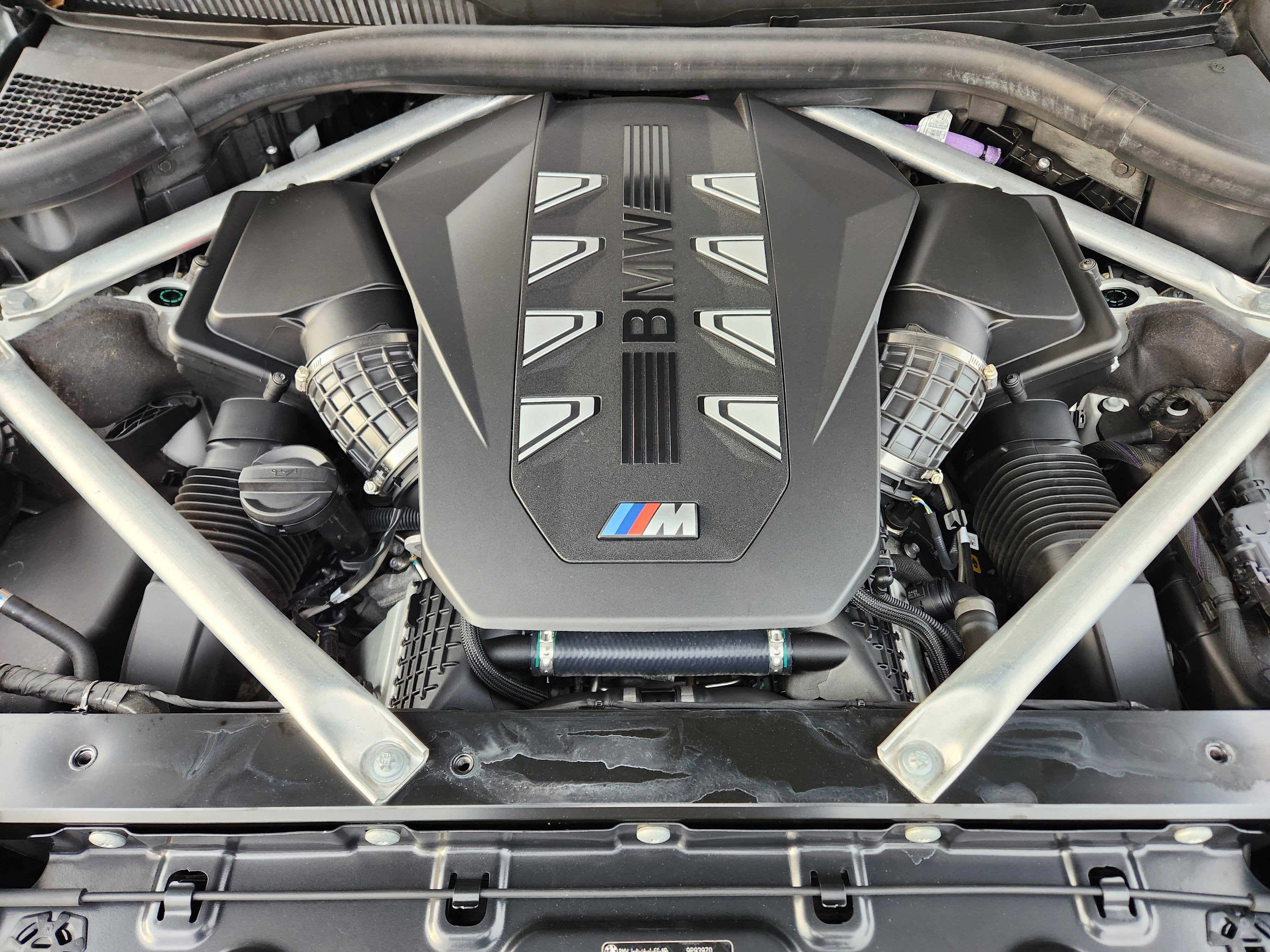 2023 BMW X7 M60i