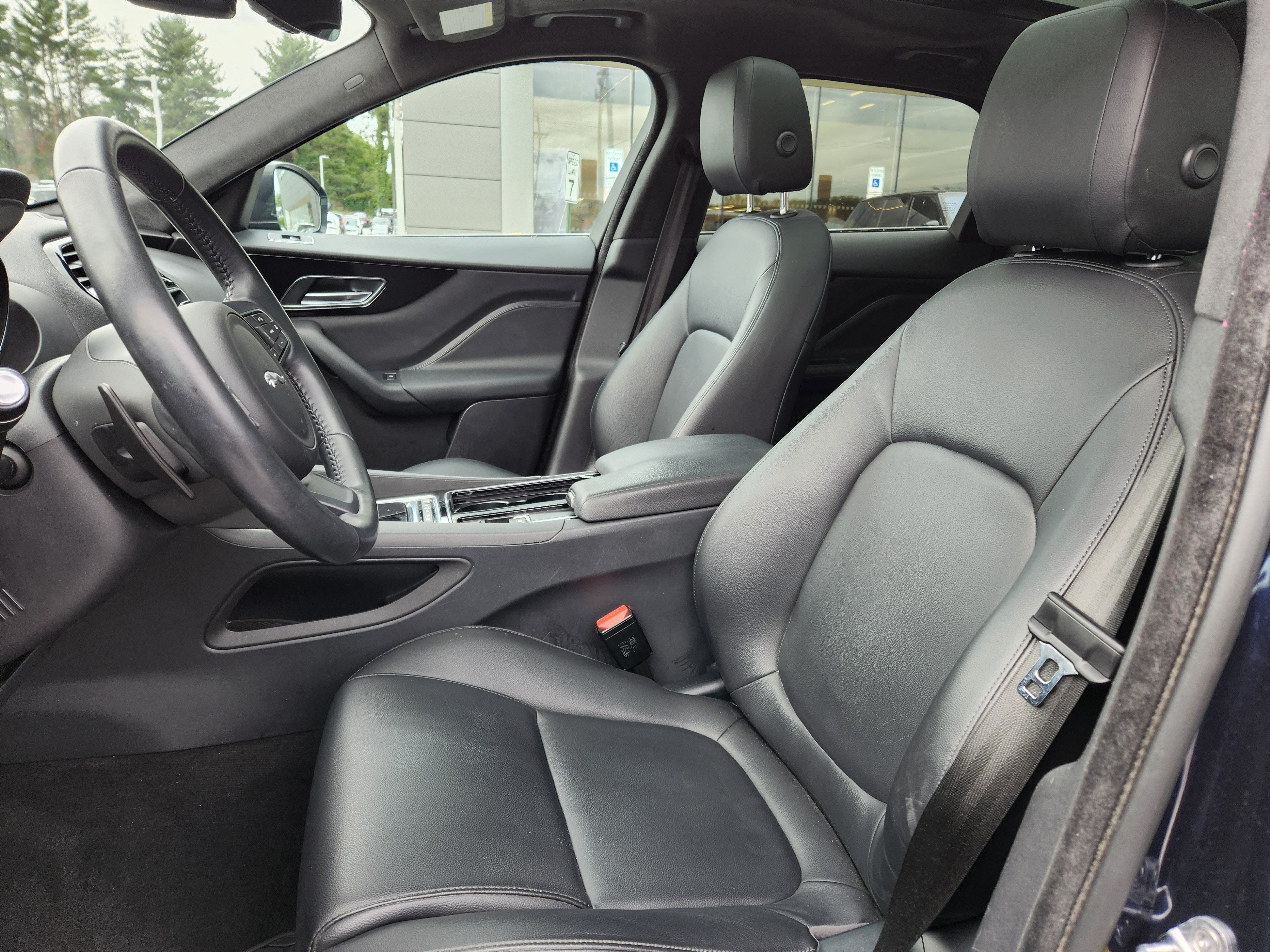 2019 Jaguar F-PACE 25t Premium