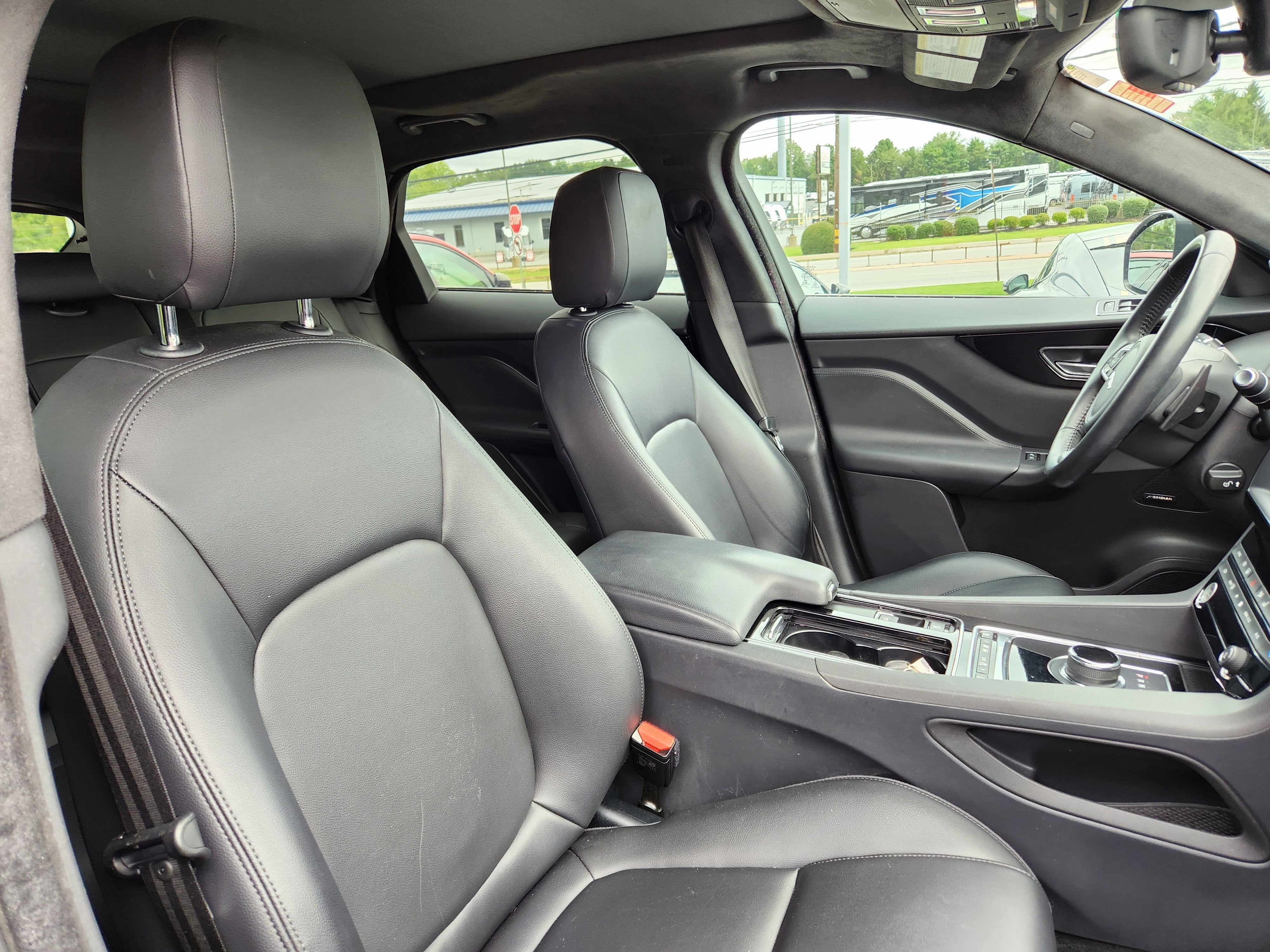 2019 Jaguar F-PACE 25t Premium