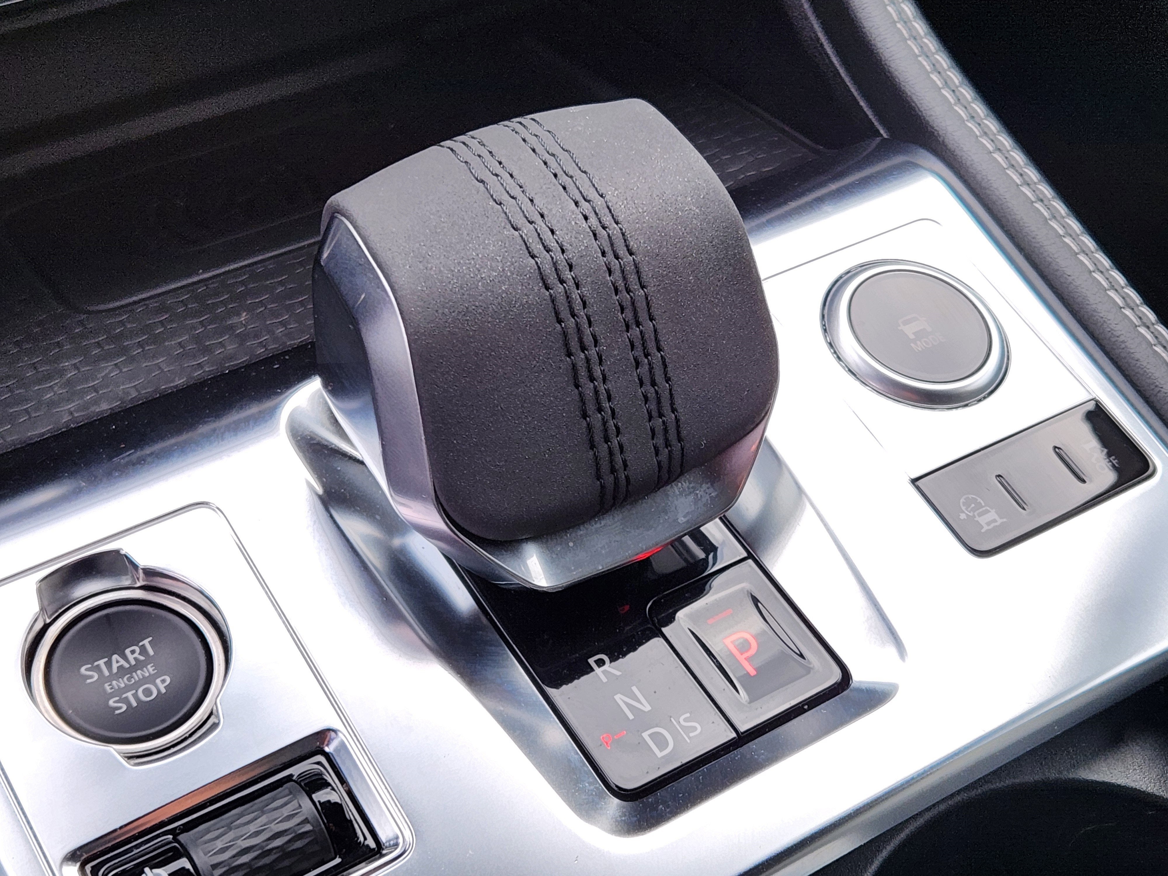 2025 Jaguar F-PACE P250 R-Dynamic S