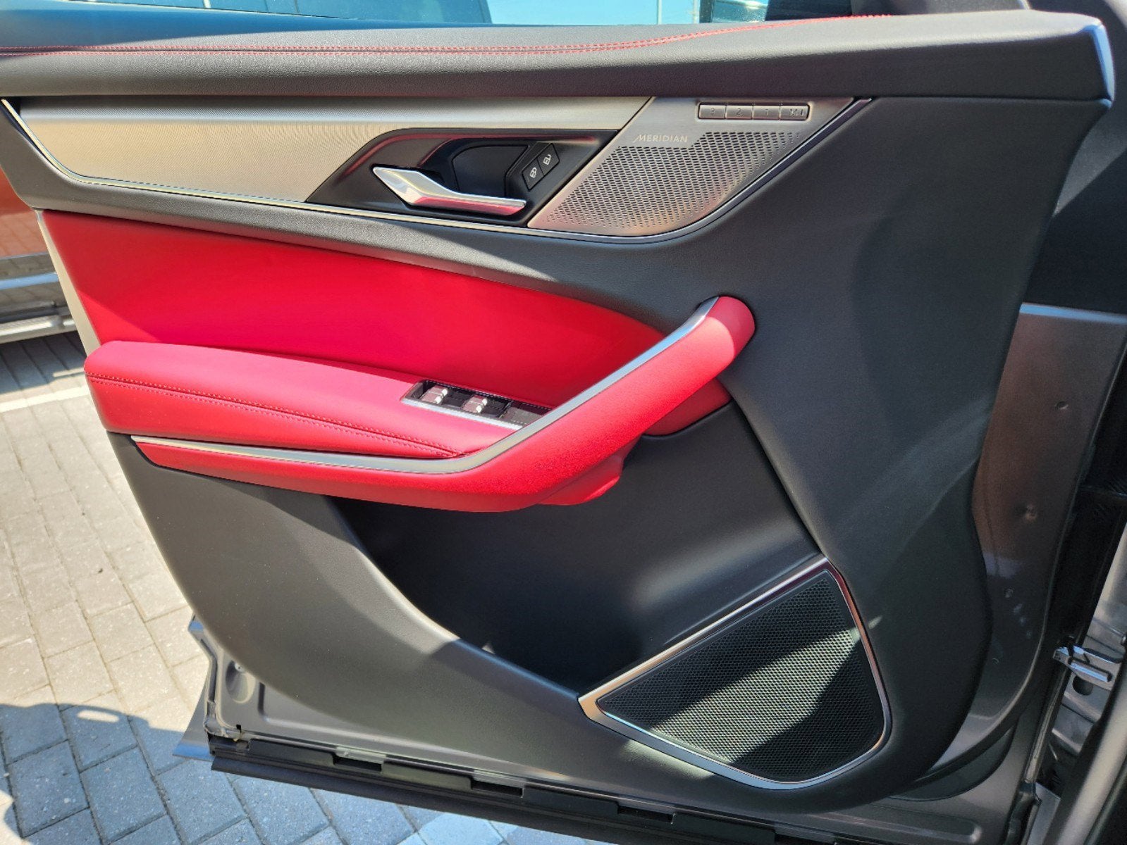 2025 Jaguar F-PACE P250 R-Dynamic S