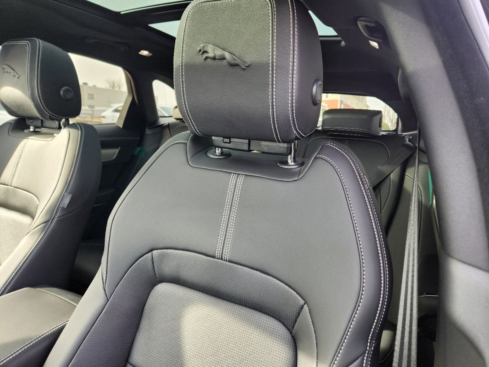 2025 Jaguar F-PACE P400 R-Dynamic S