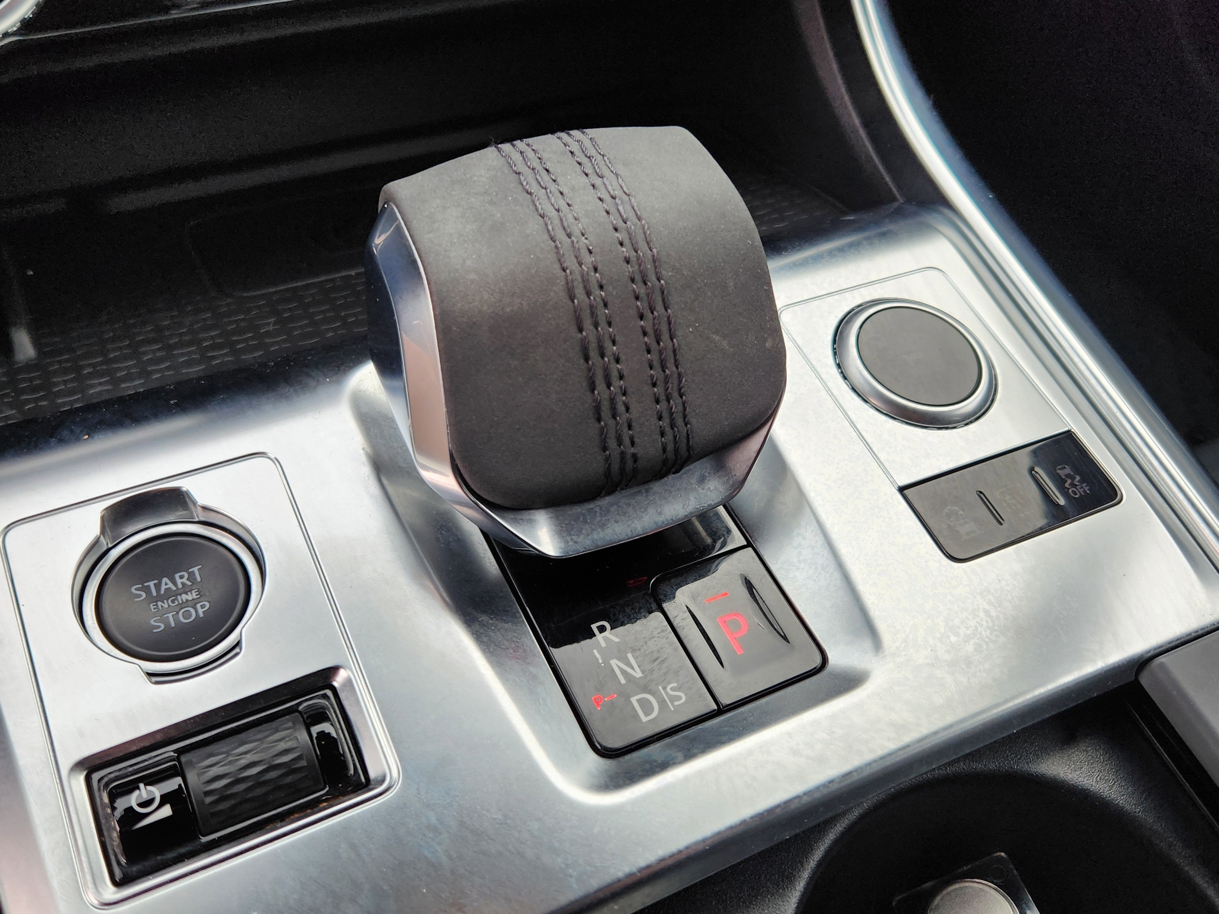 2022 Jaguar XF R-Dynamic SE