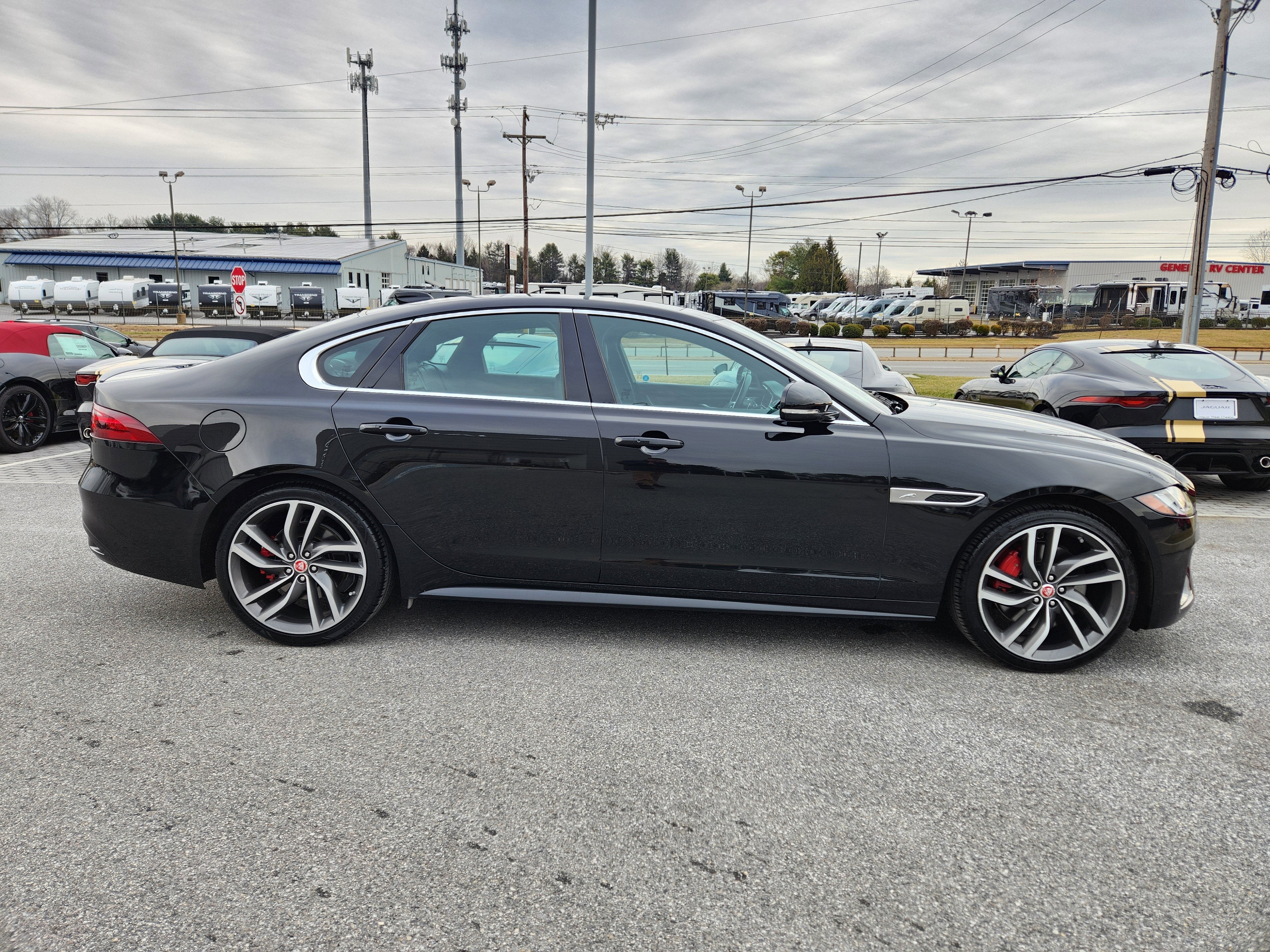 2022 Jaguar XF R-Dynamic SE