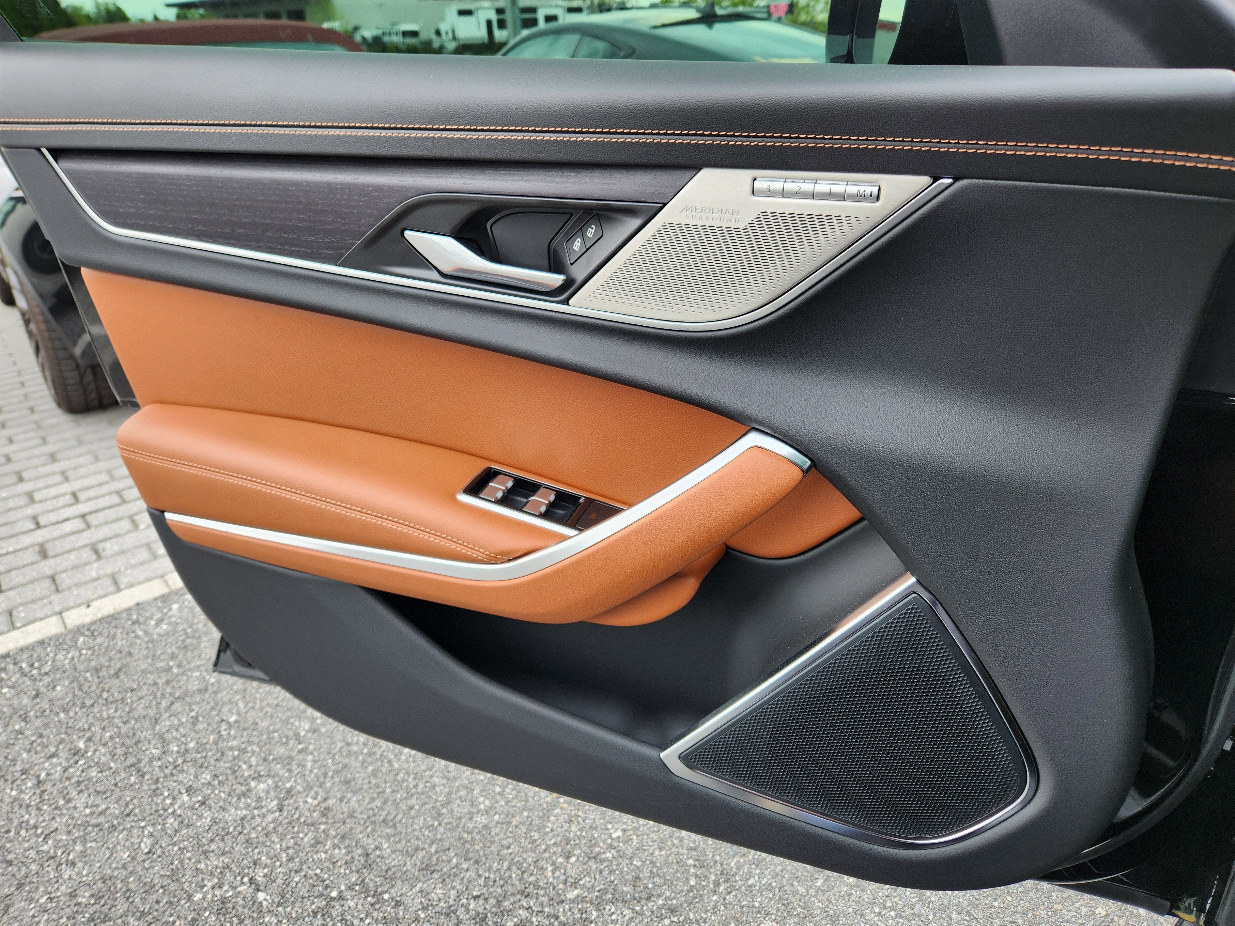 2022 Jaguar XF R-Dynamic SE