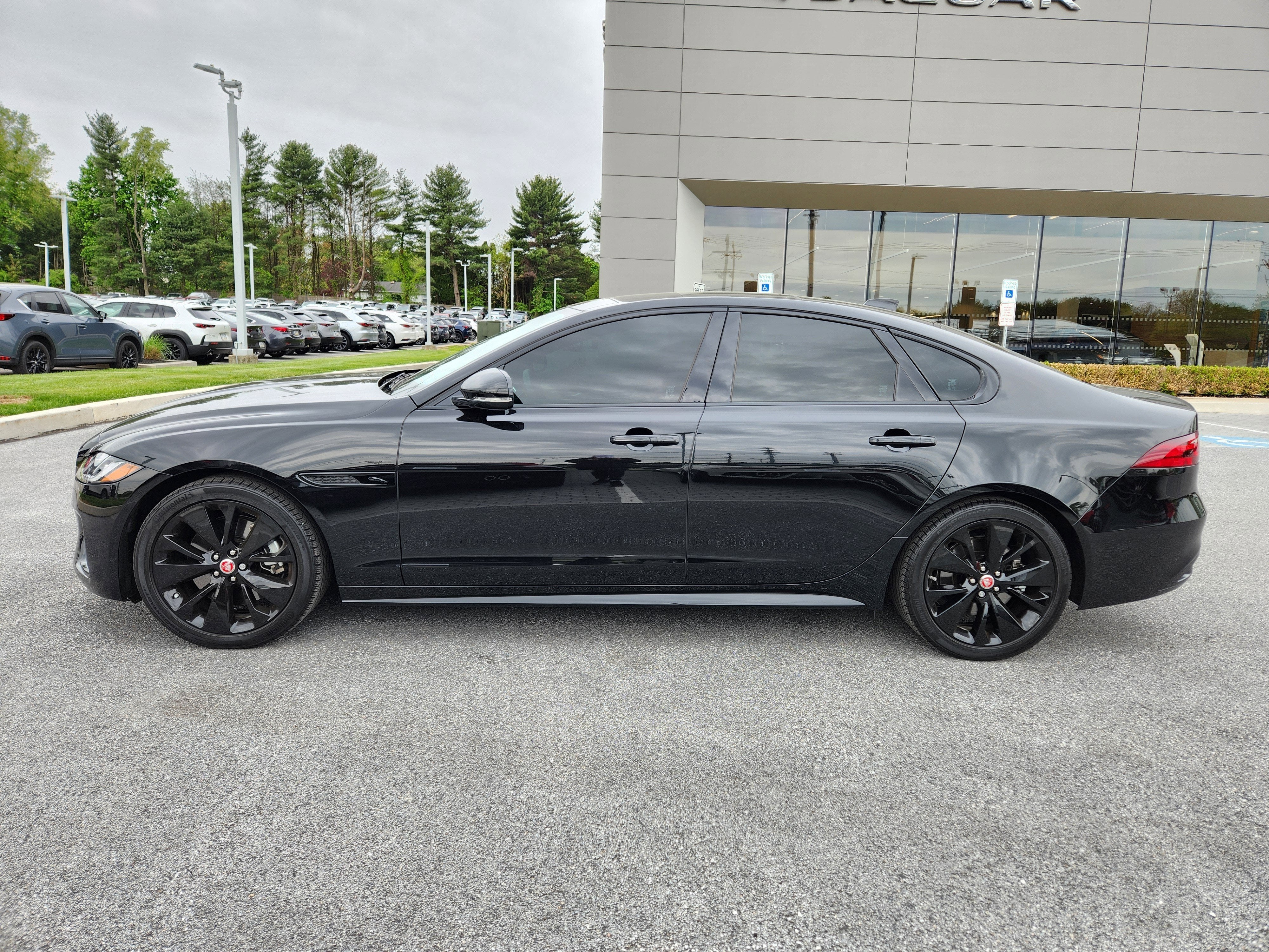 2022 Jaguar XF R-Dynamic SE