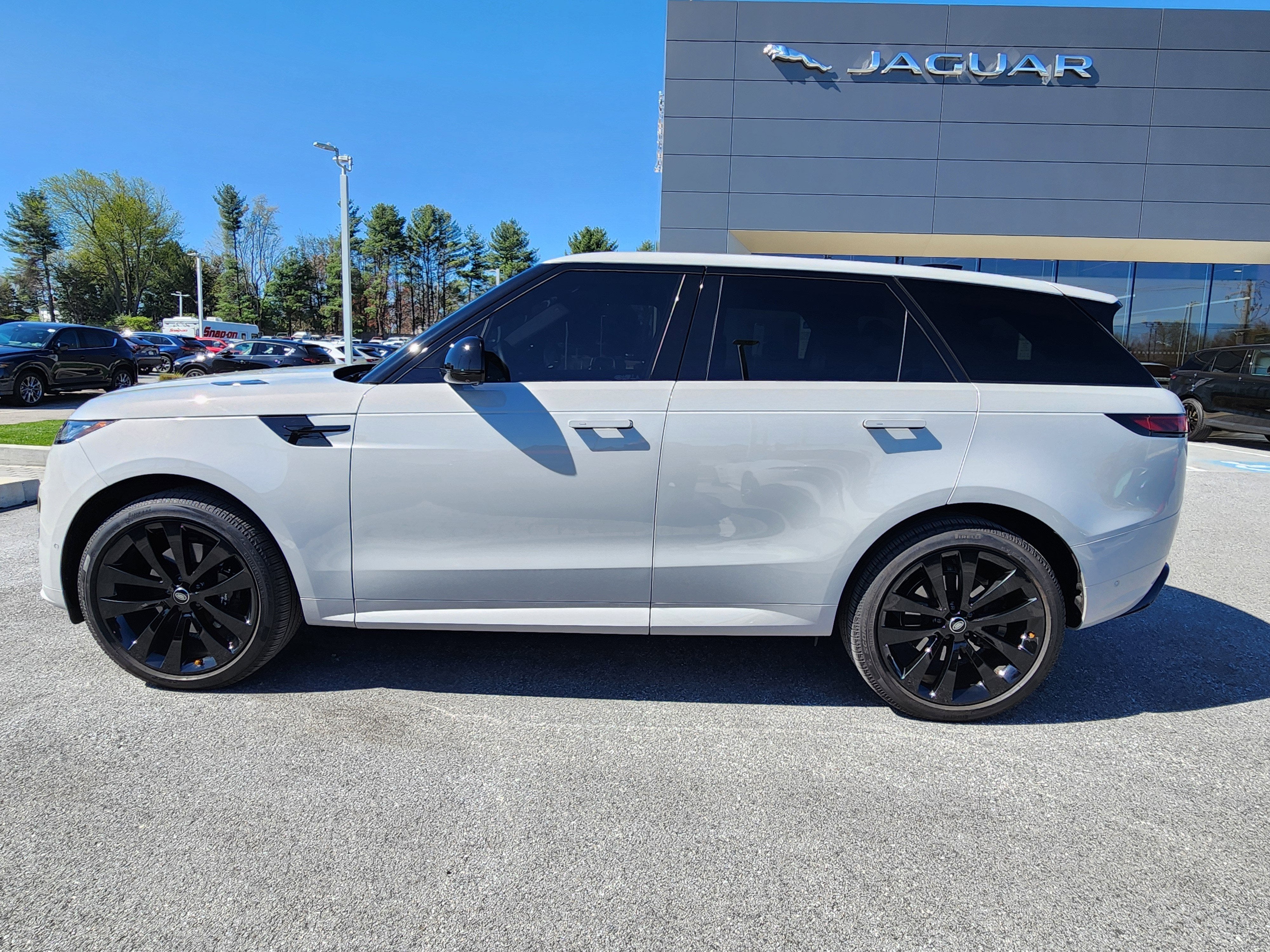 2025 Land Rover Range Rover Sport Dynamic SE