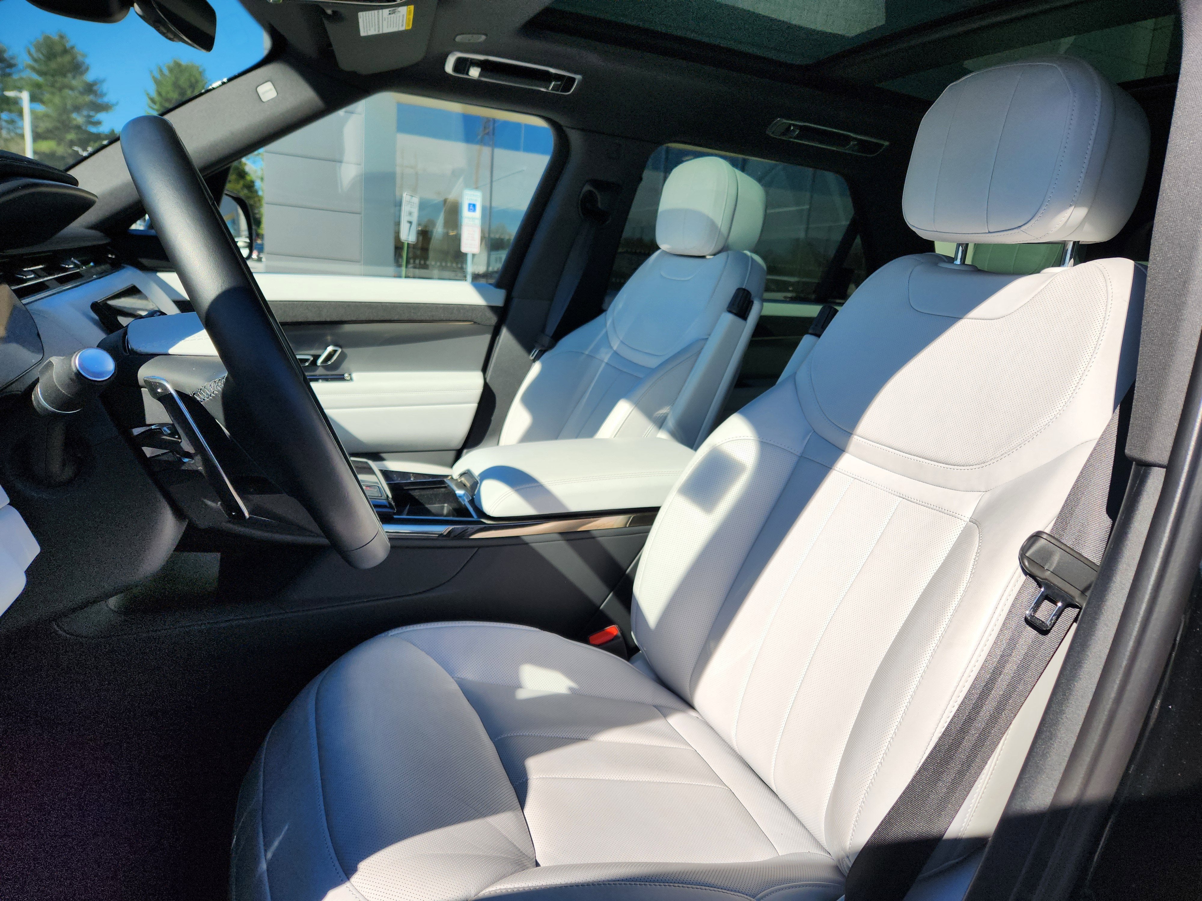 2024 Land Rover Range Rover Sport SE