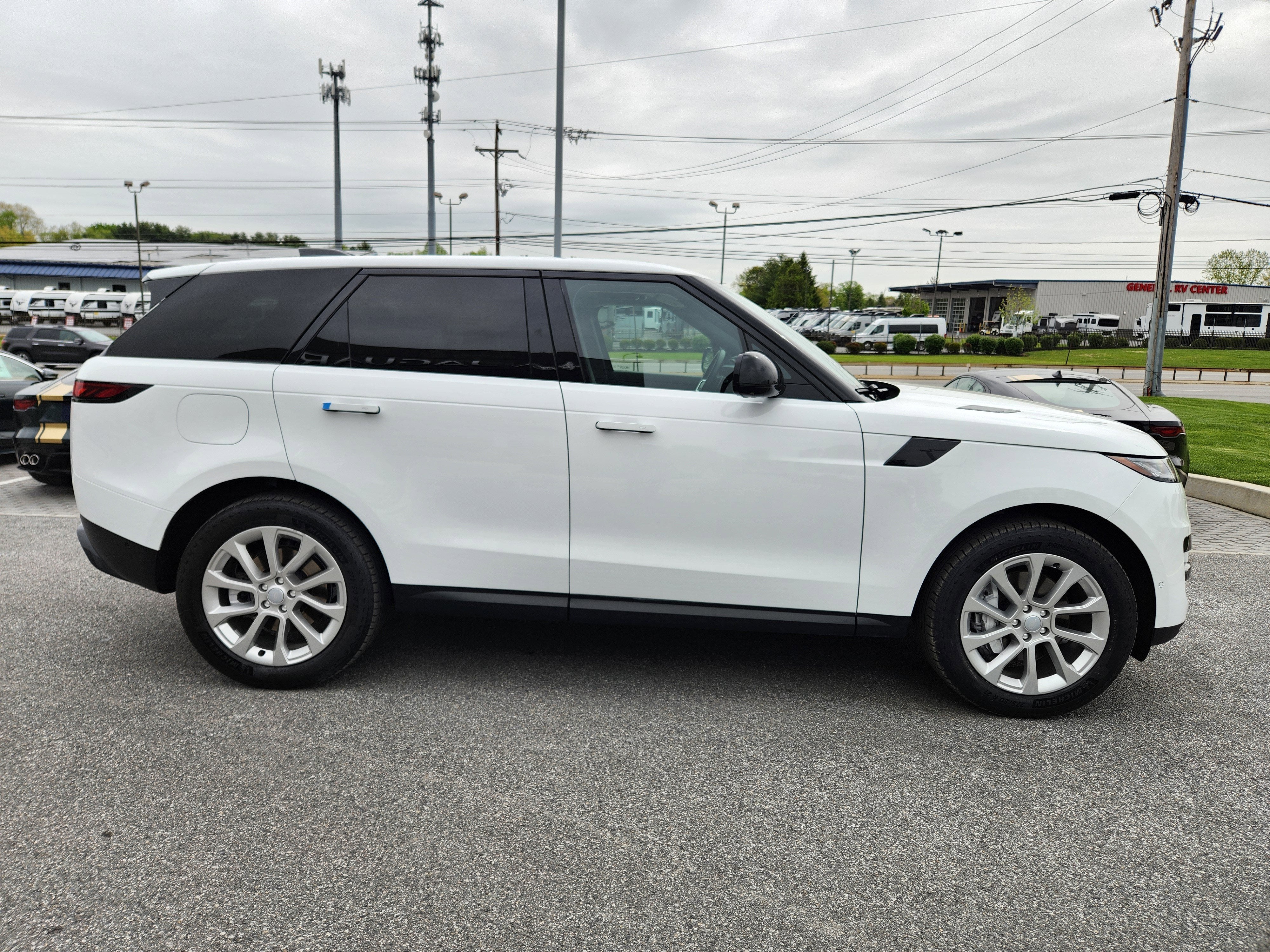 2024 Land Rover Range Rover Sport SE