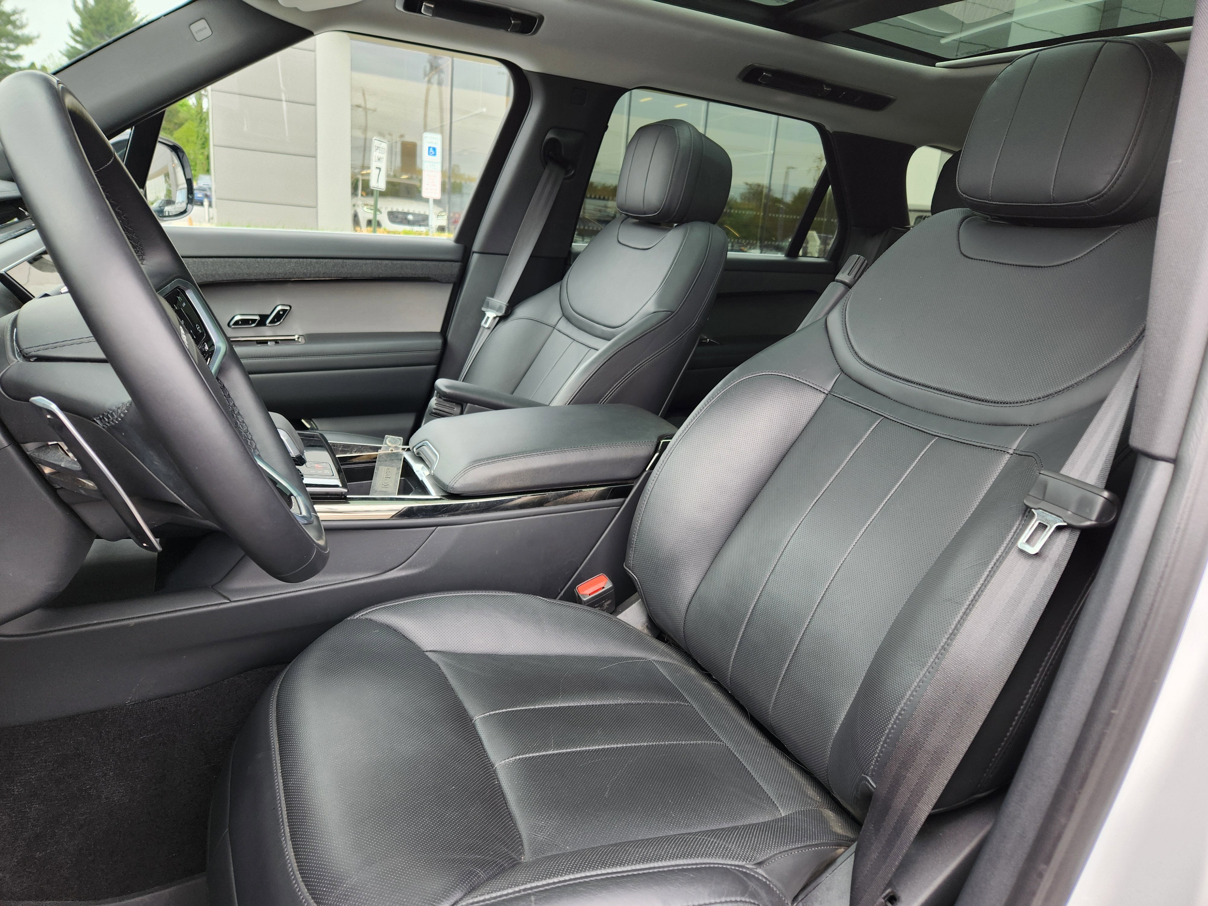 2024 Land Rover Range Rover Sport SE