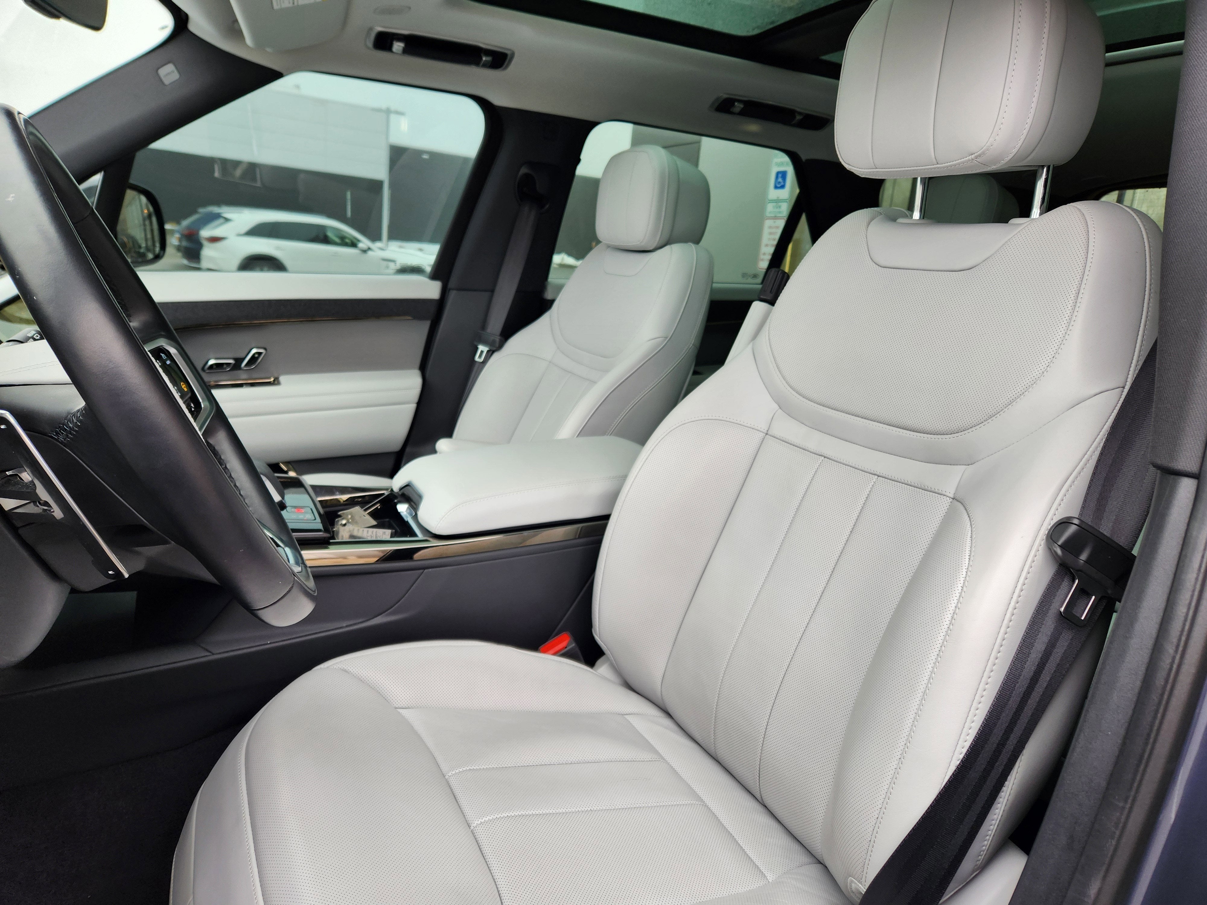 2024 Land Rover Range Rover Sport SE