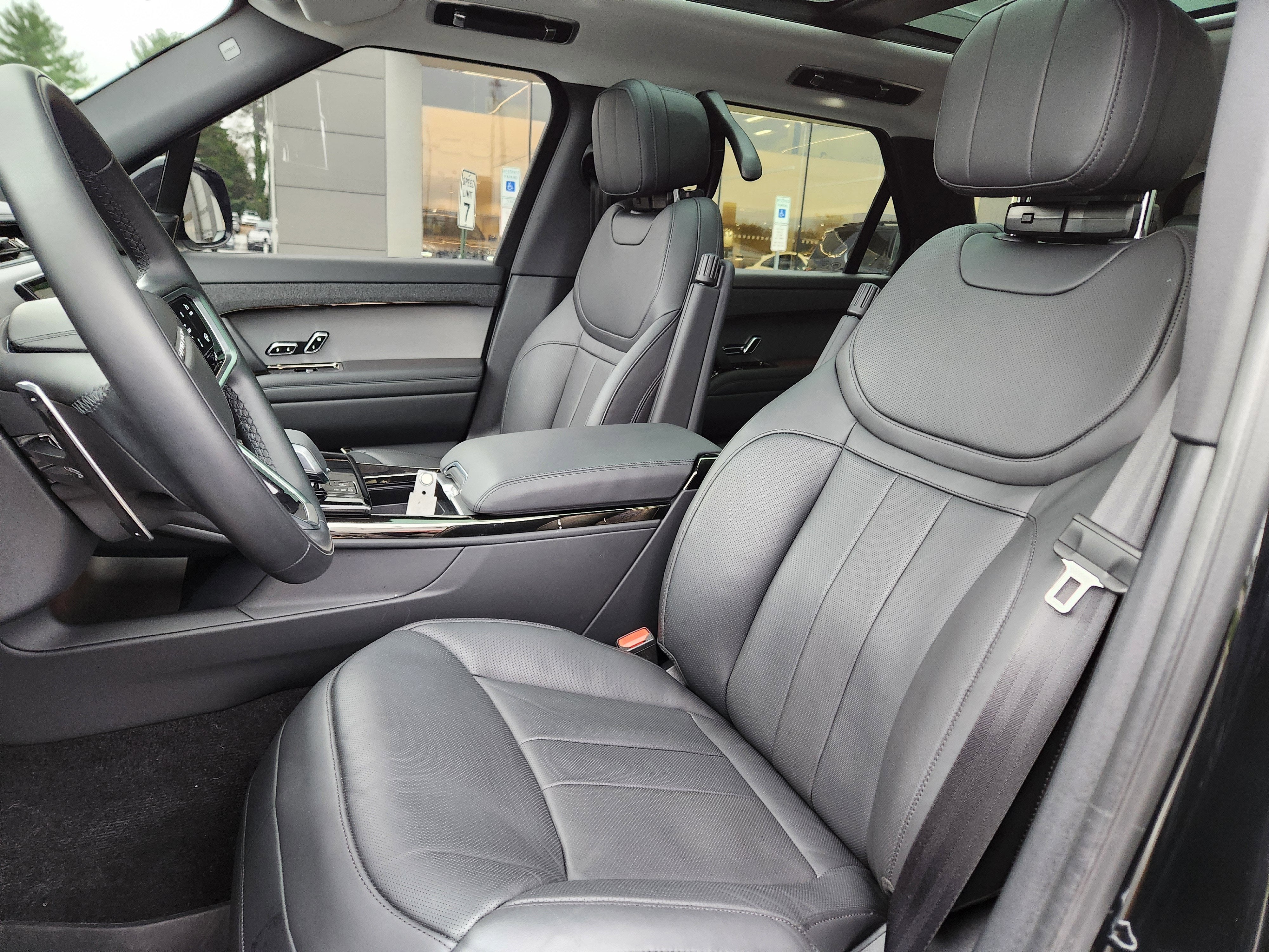 2024 Land Rover Range Rover Sport SE