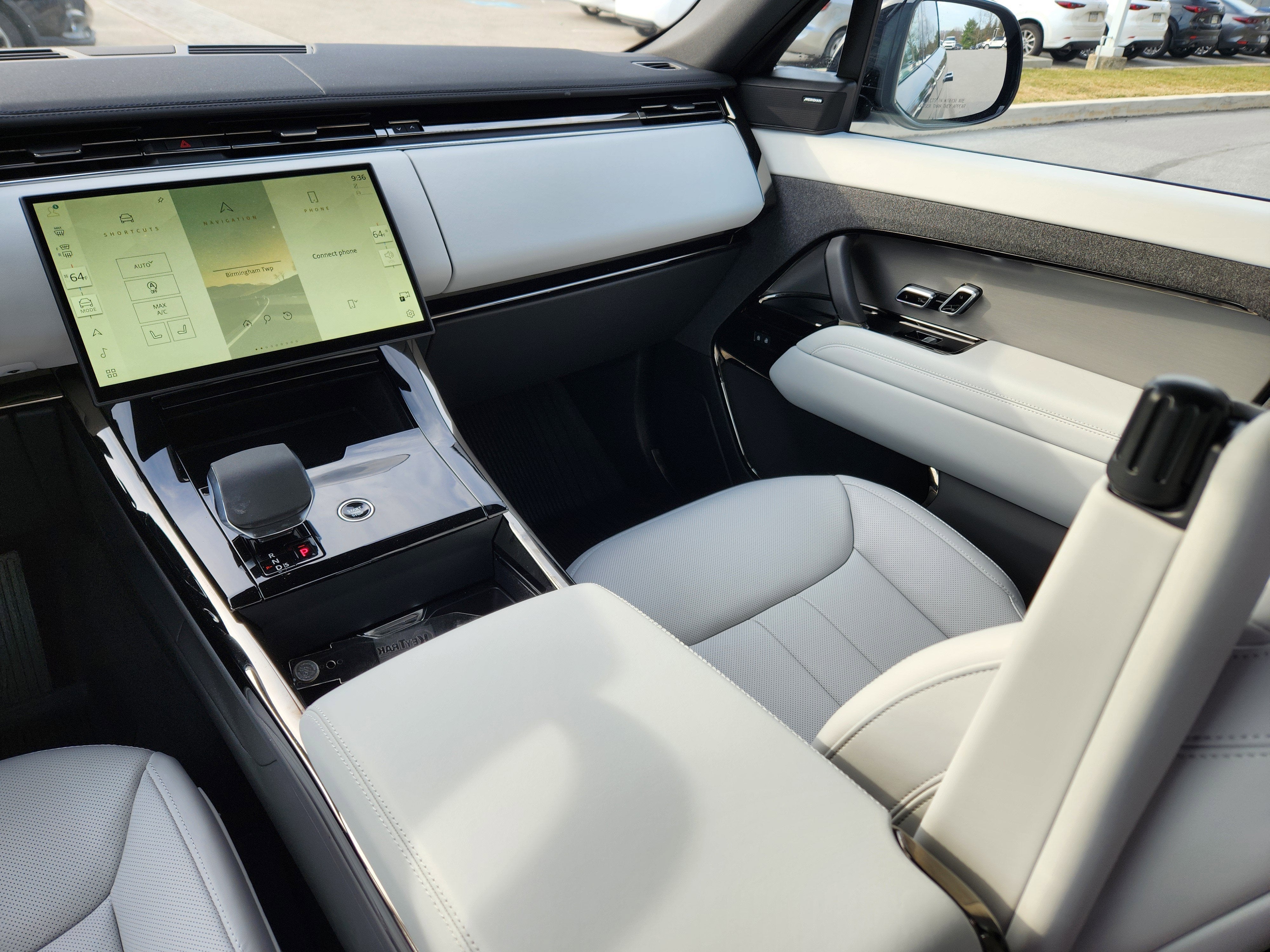 2025 Land Rover Range Rover Sport SE