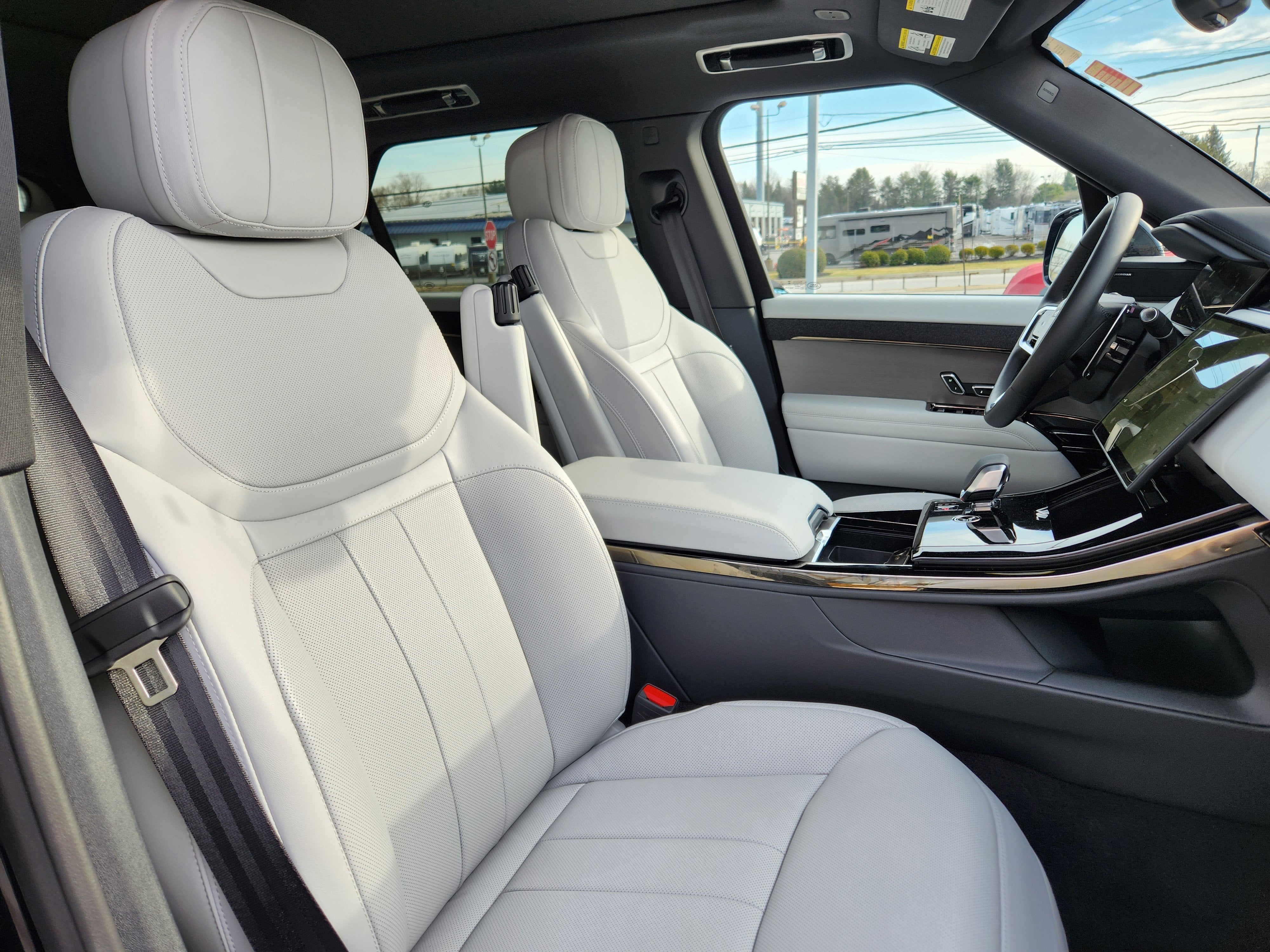 2025 Land Rover Range Rover Sport SE