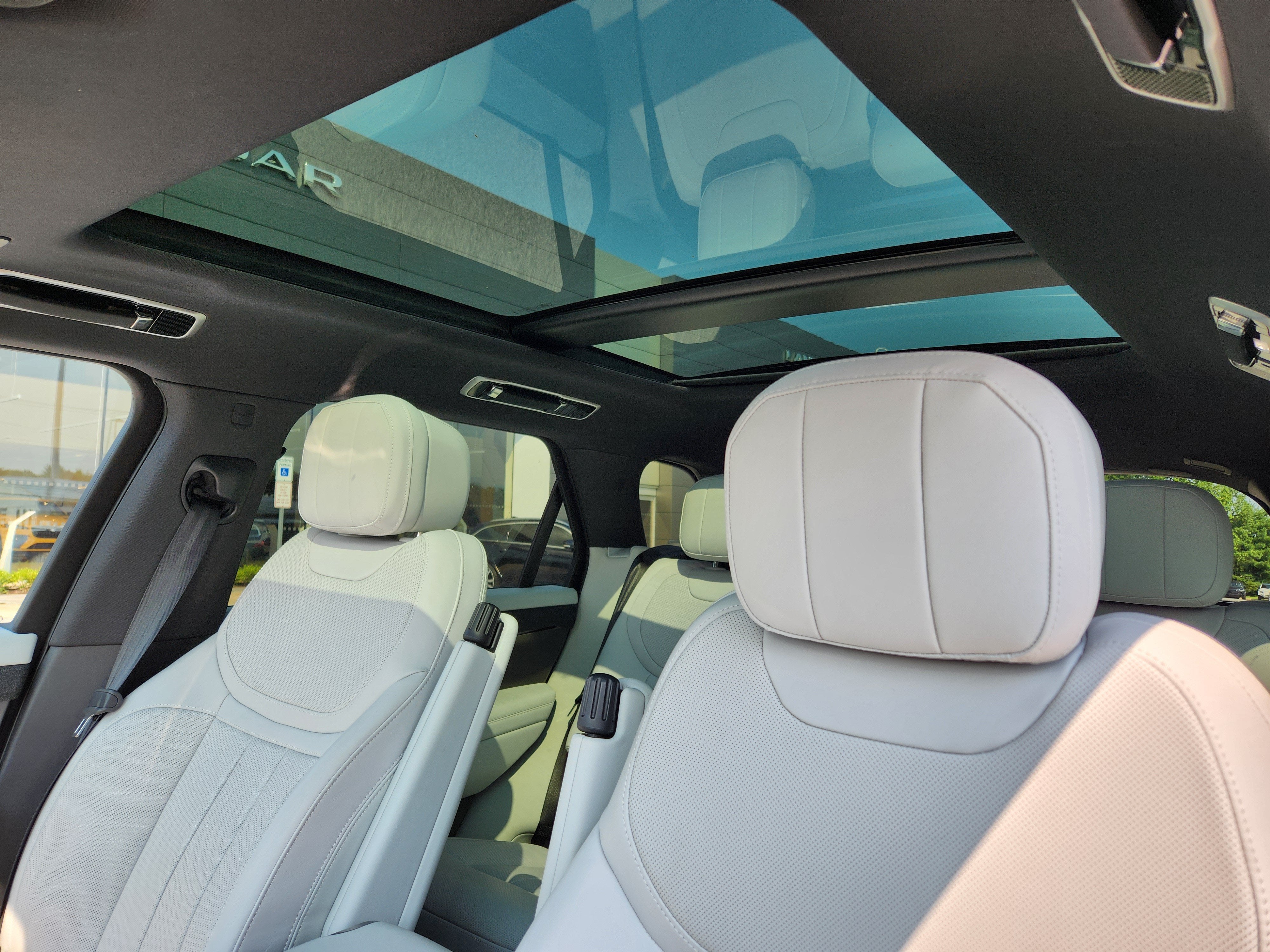 2025 Land Rover Range Rover Sport SE