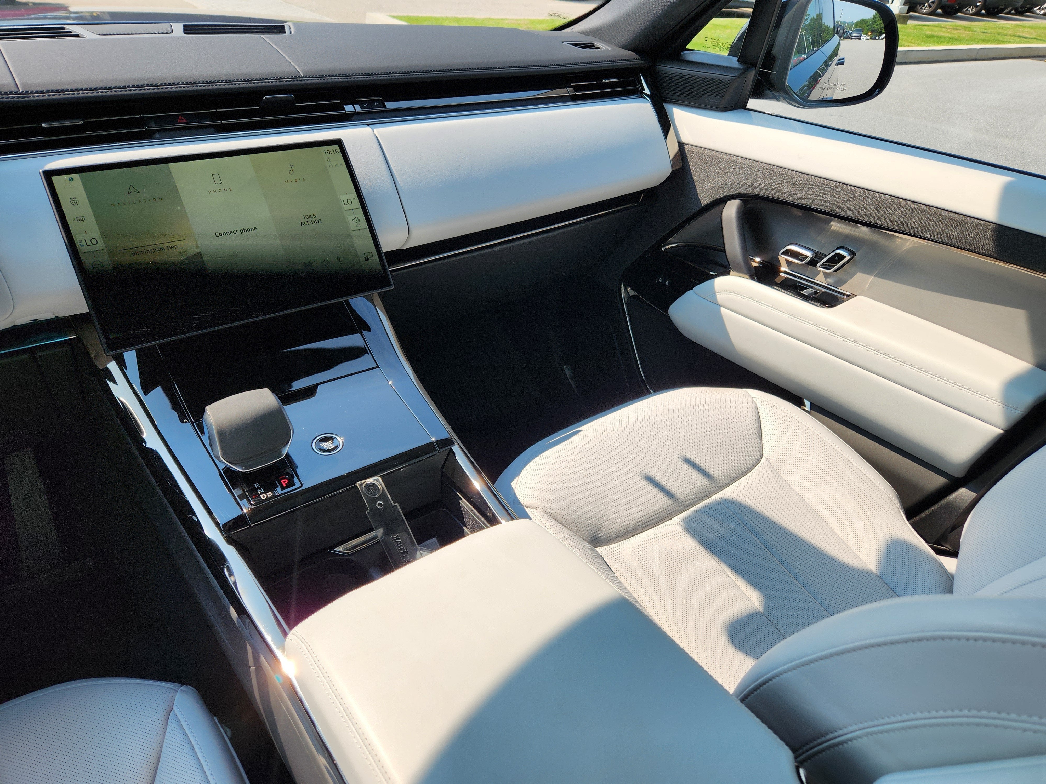 2025 Land Rover Range Rover Sport SE