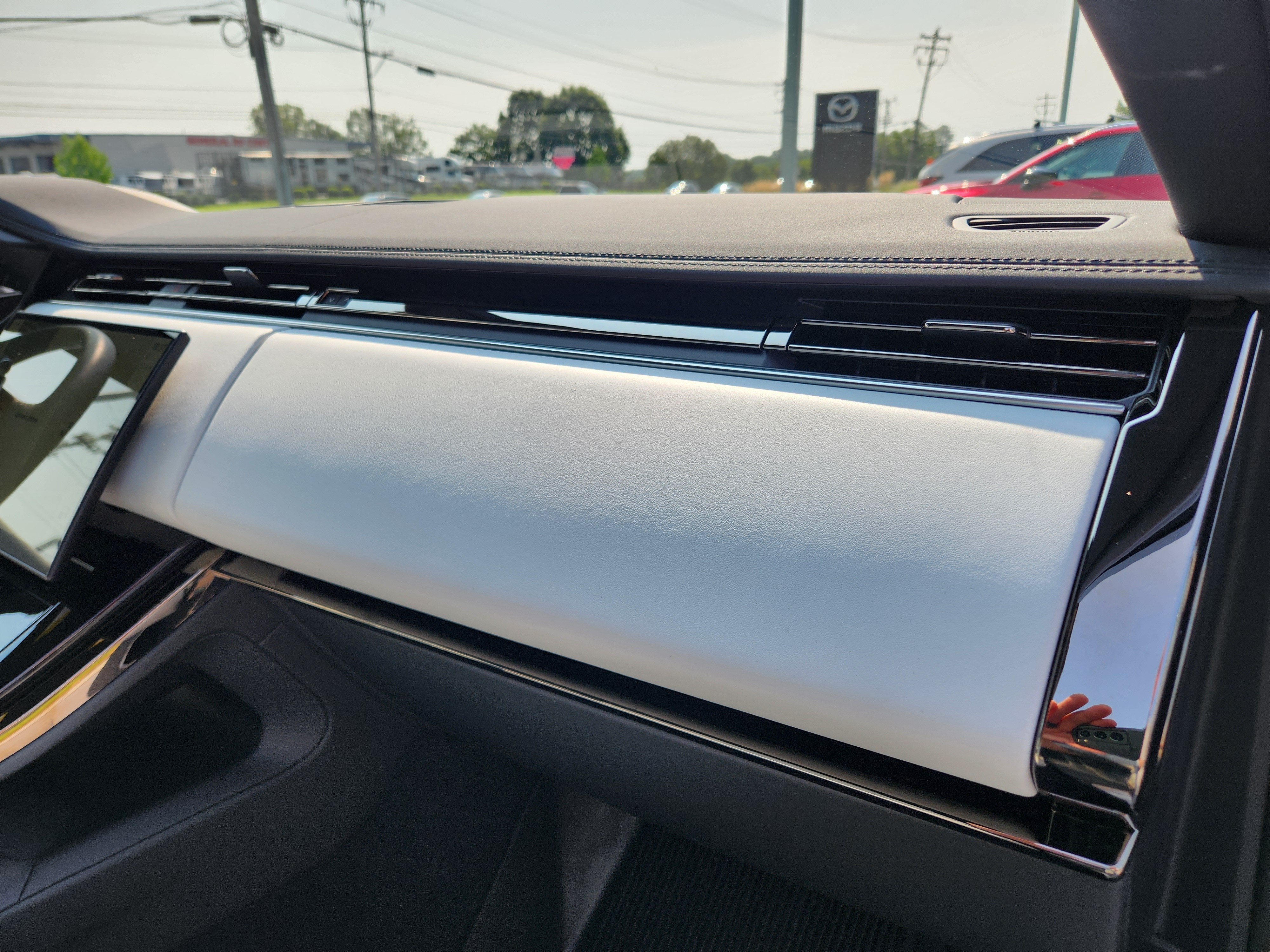 2025 Land Rover Range Rover Sport SE