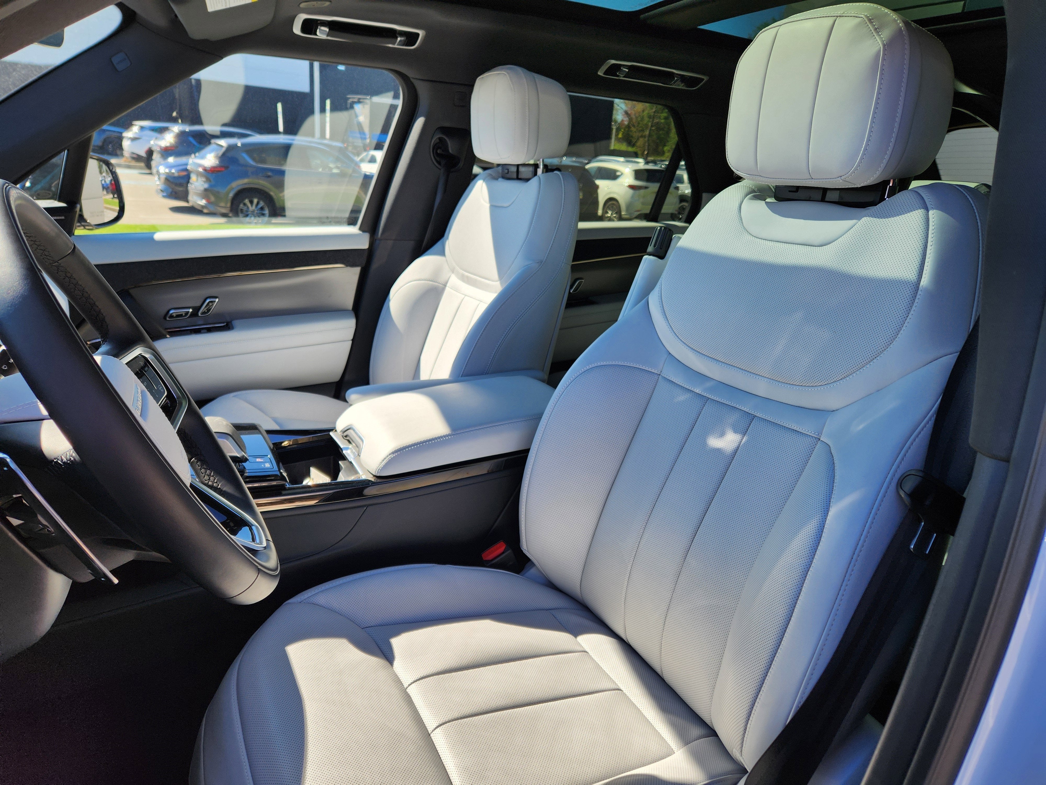 2026 Land Rover Range Rover Sport SE